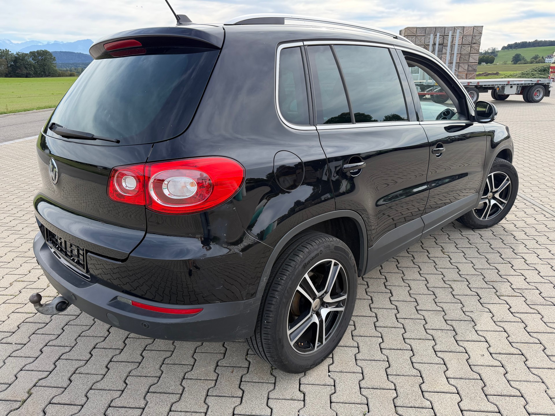 VW Tiguan 2.0 TSI Sport&Style Tiptronic-image-3