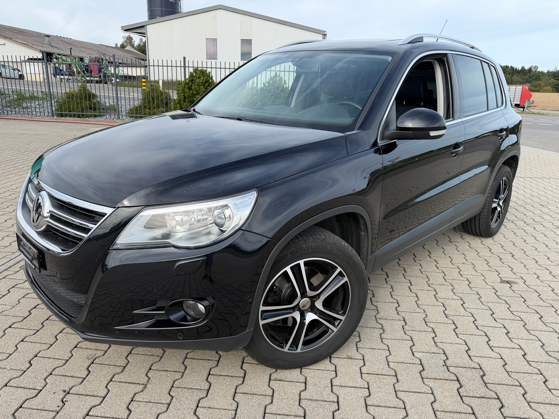 VW Tiguan 2.0 TSI Sport&Style Tiptronic-image-1