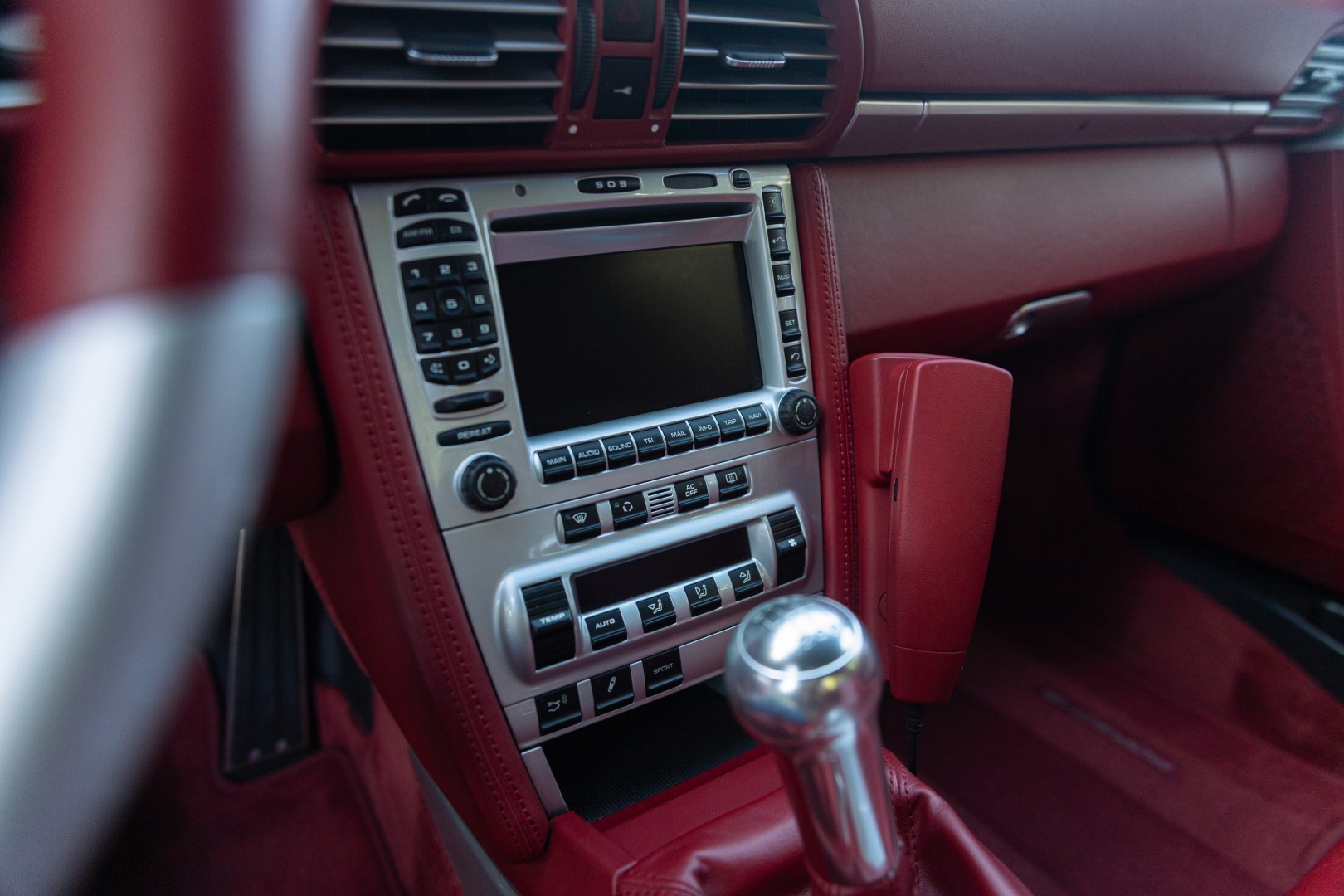 PORSCHE 911 Turbo-image-13