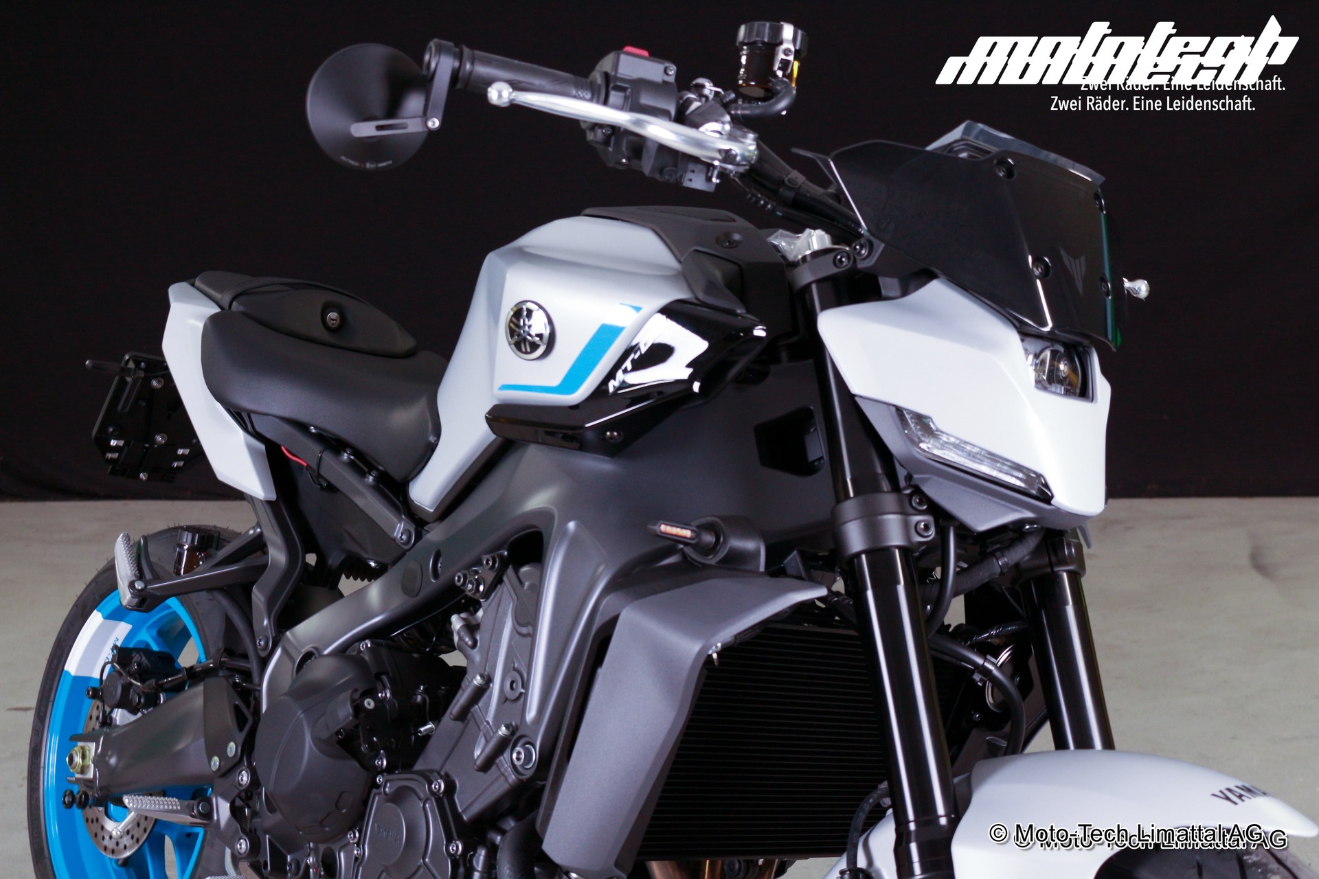 YAMAHA MT-09-showroom-element-1