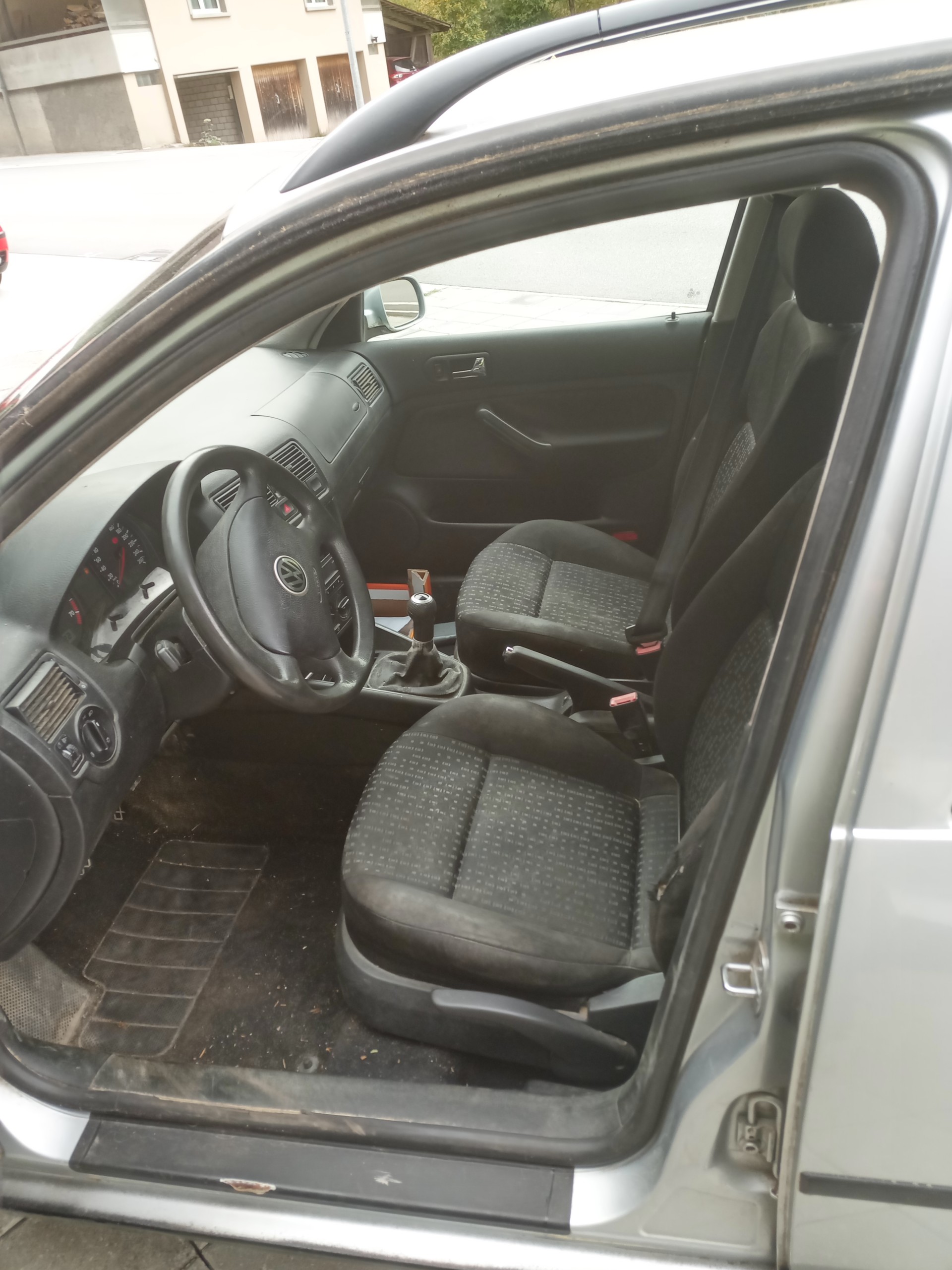 VW Golf Variant 2.0 4Motion-image-6