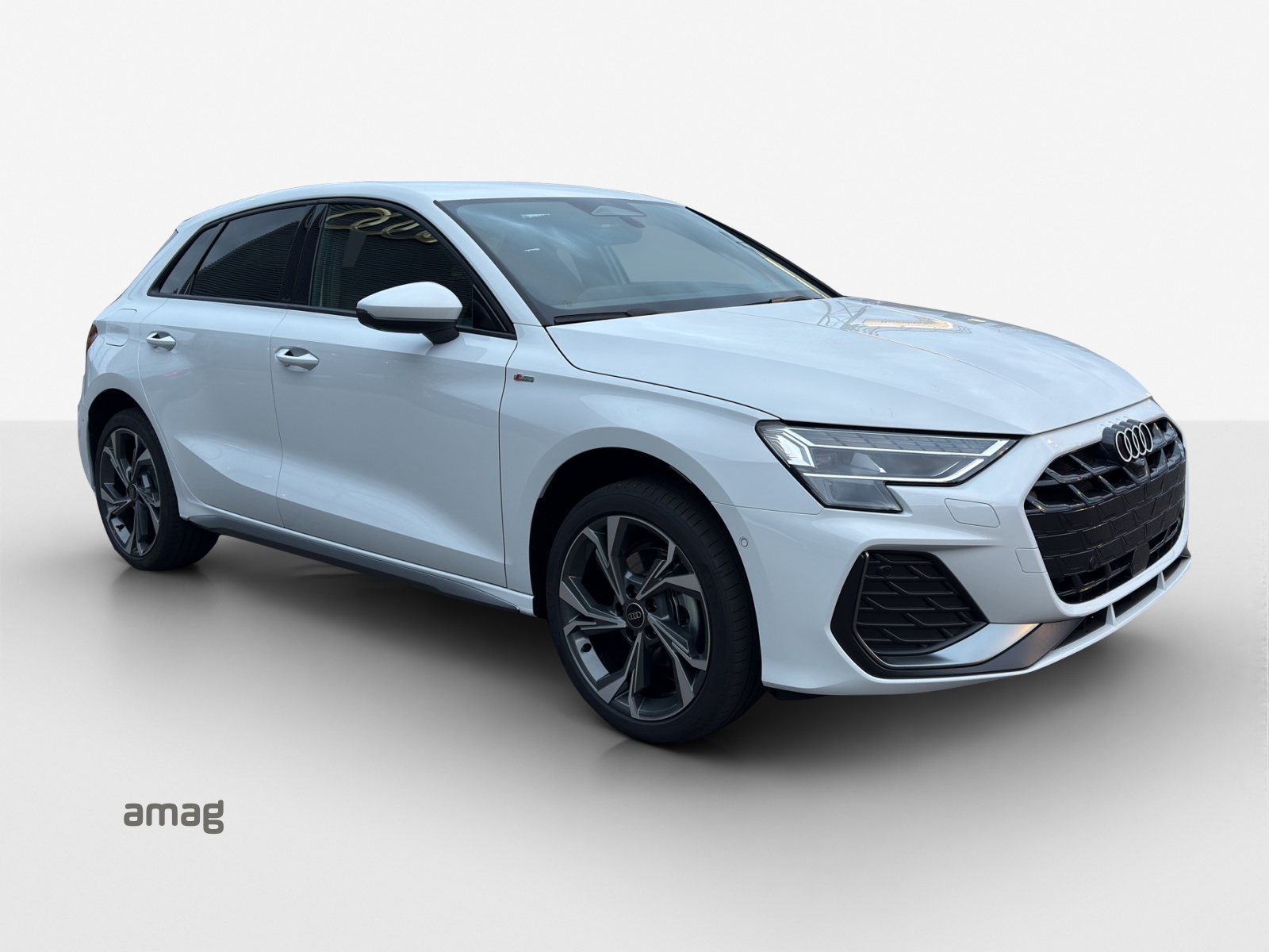 AUDI A3 Sportback TFSI 110 kW S line Attraction S tronic-image-5
