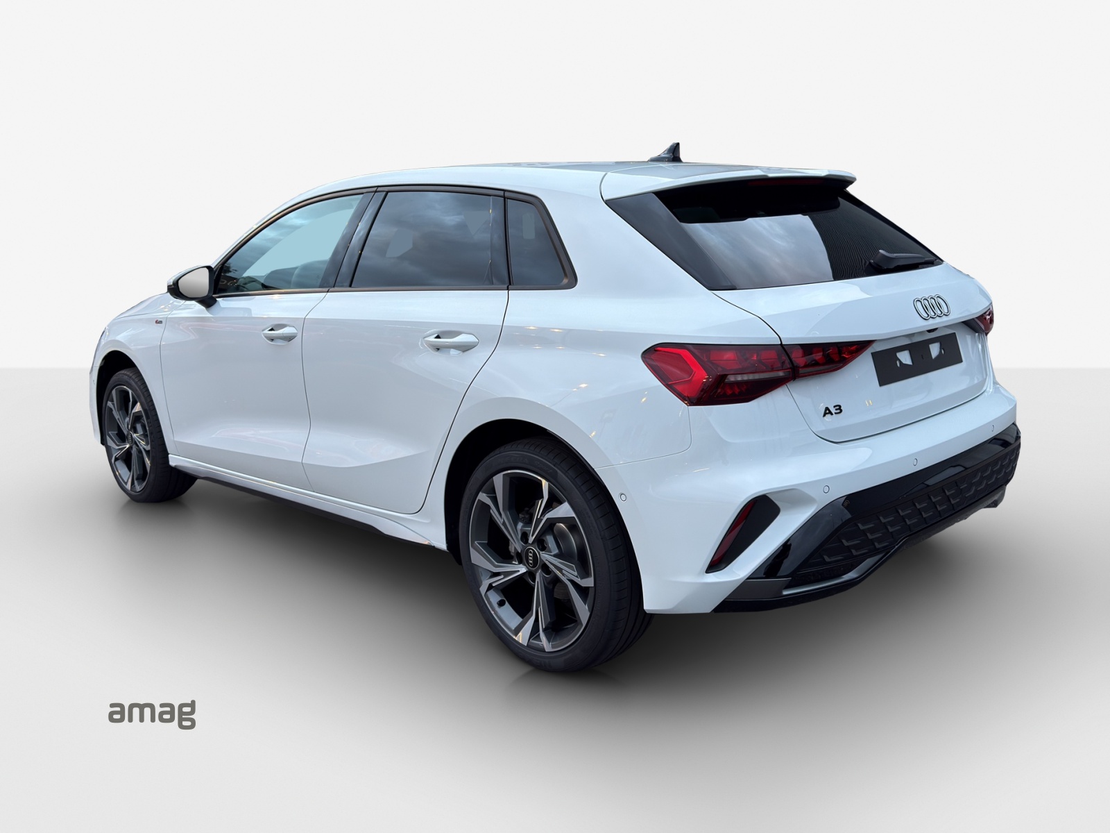 AUDI A3 Sportback TFSI 110 kW S line Attraction S tronic-showroom-element-2