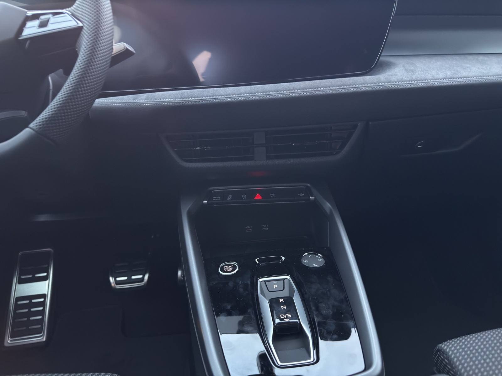 AUDI A3 Sportback TFSI 110 kW S line Attraction S tronic-image-10