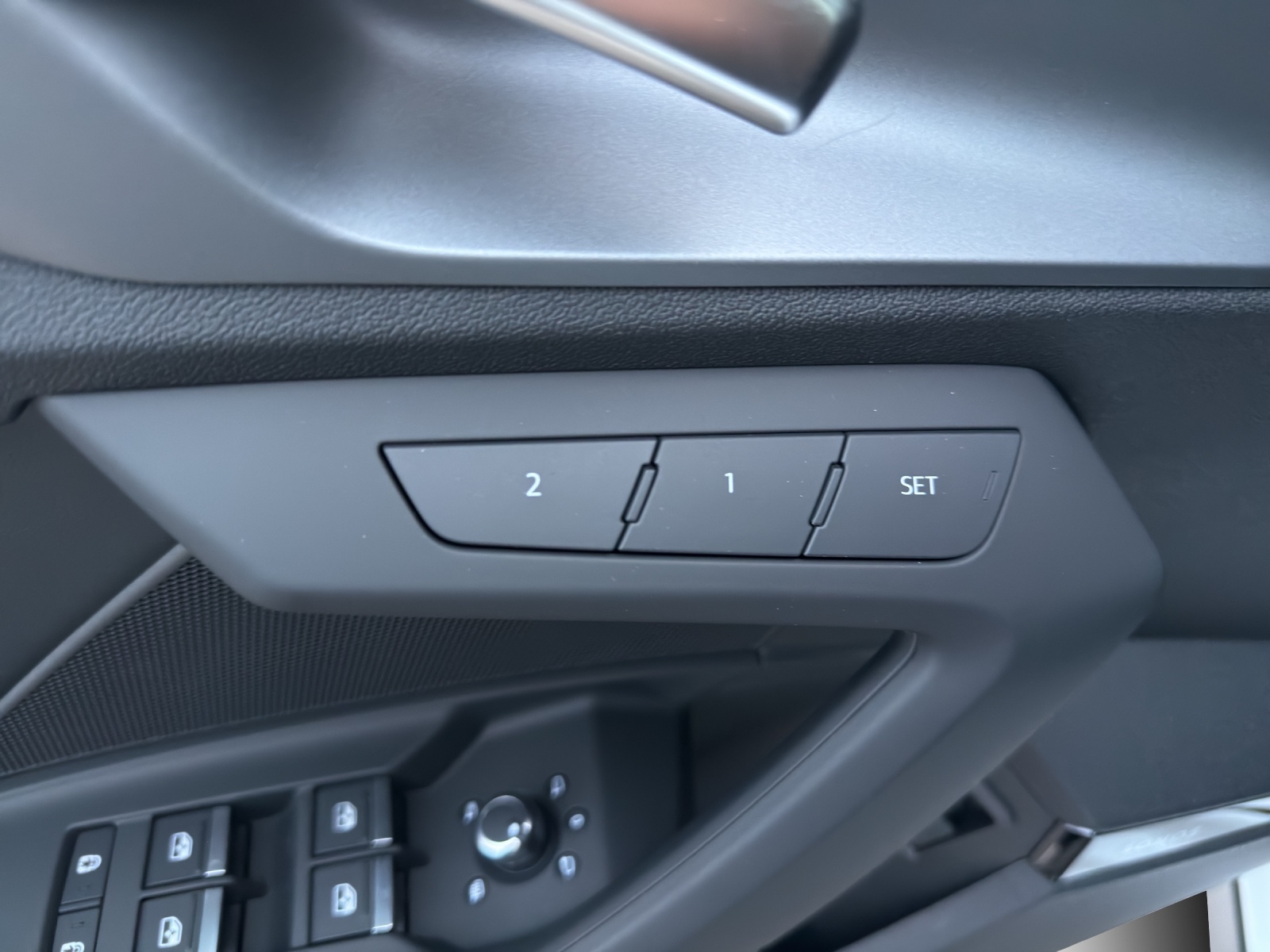 AUDI A3 Sportback TFSI 110 kW S line Attraction S tronic-image-14