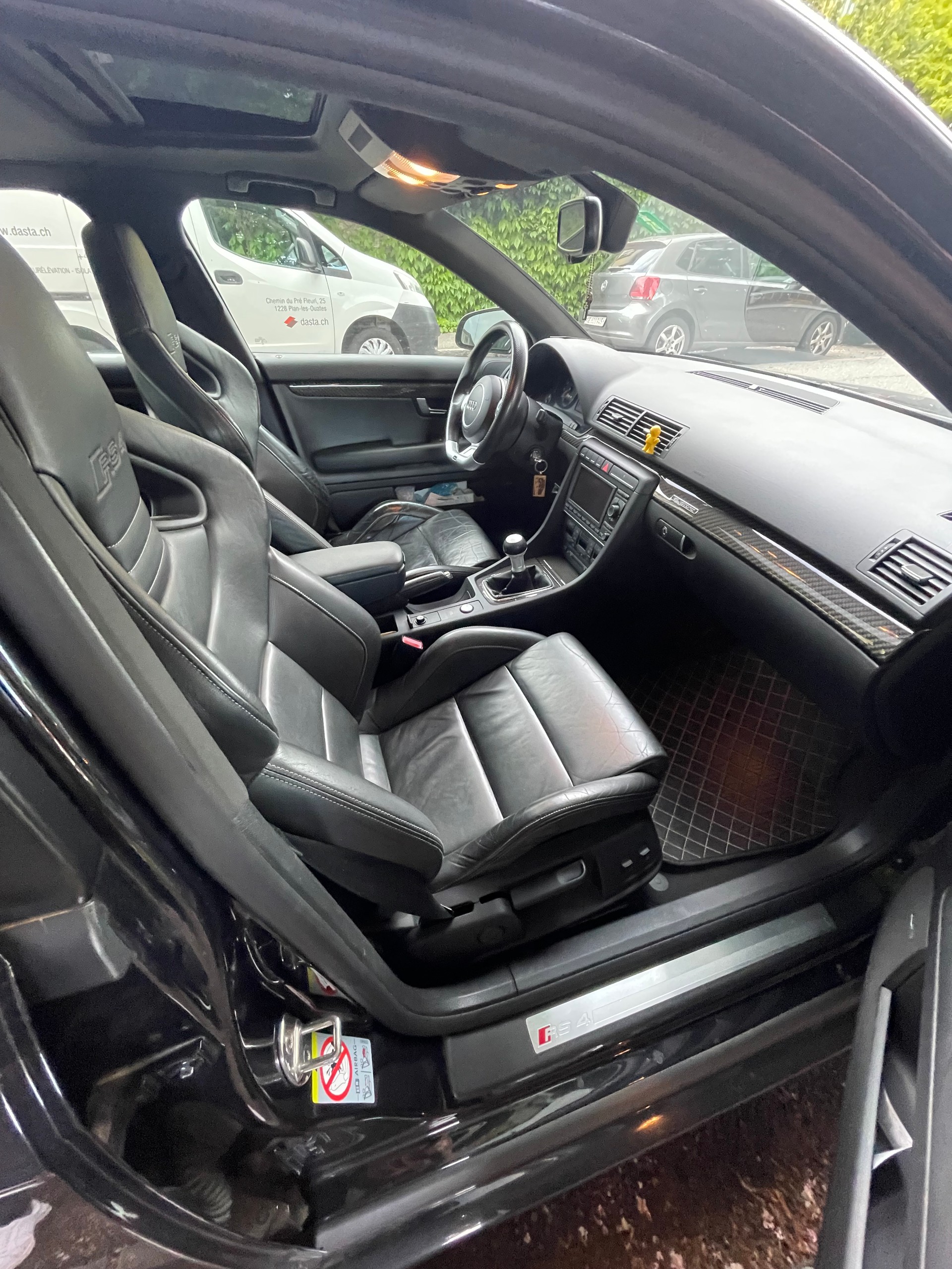 AUDI 4.2 V8 quattro-image-6