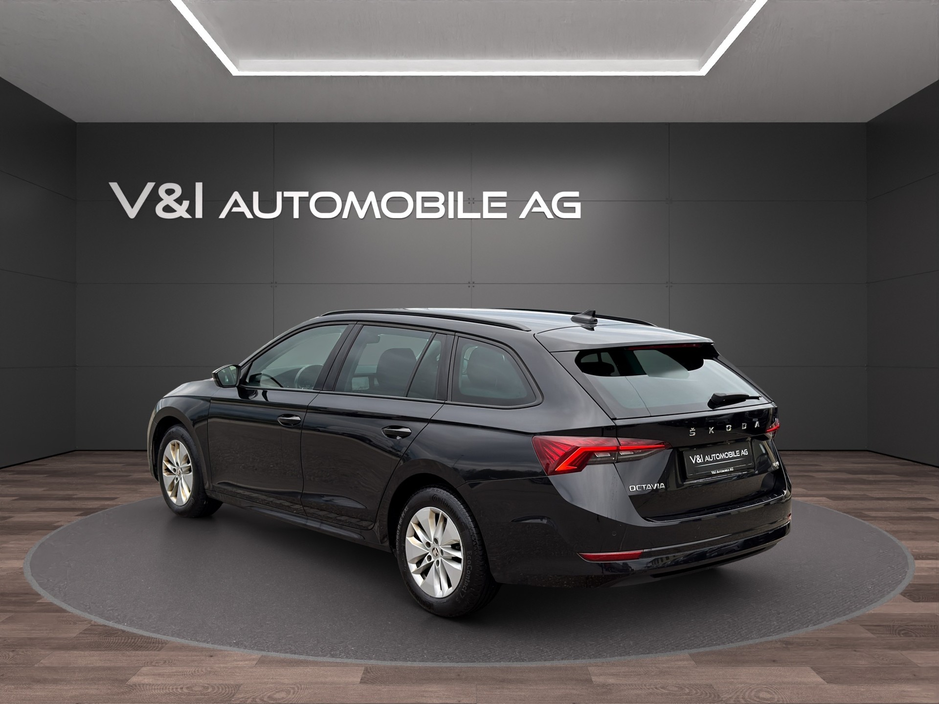 SKODA Octavia Combi 2.0 TDI DSG Ambition 4x4-showroom-element-3