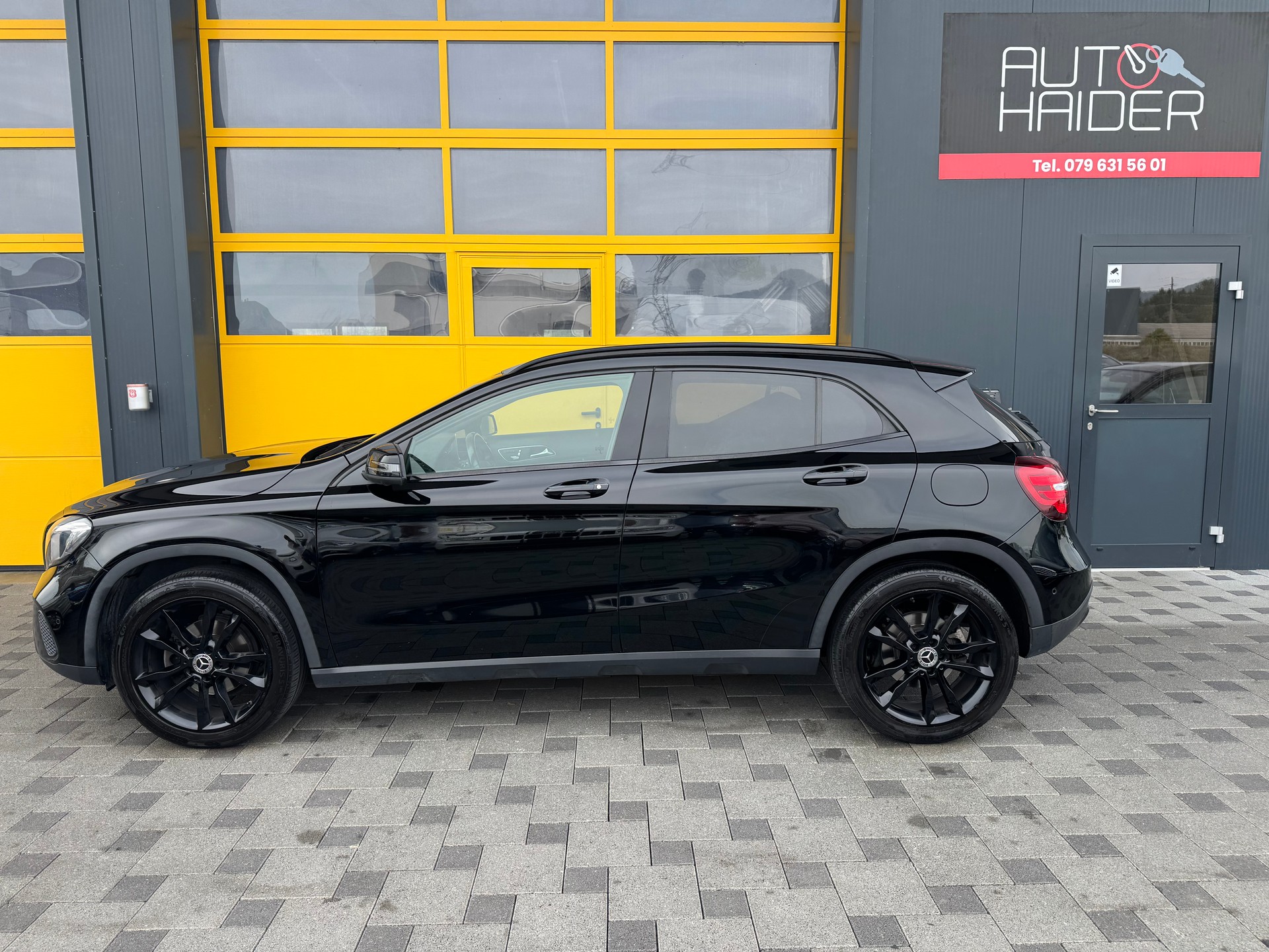 MERCEDES-BENZ GLA 200 Night Star-image-6