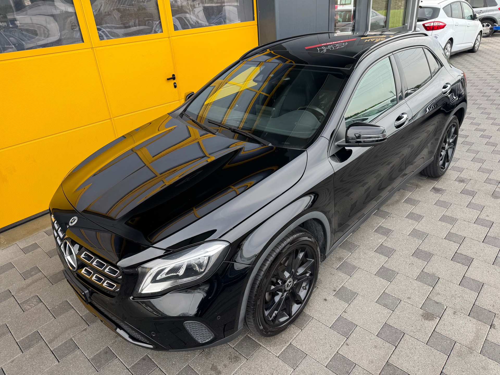 MERCEDES-BENZ GLA 200 Night Star-image-14