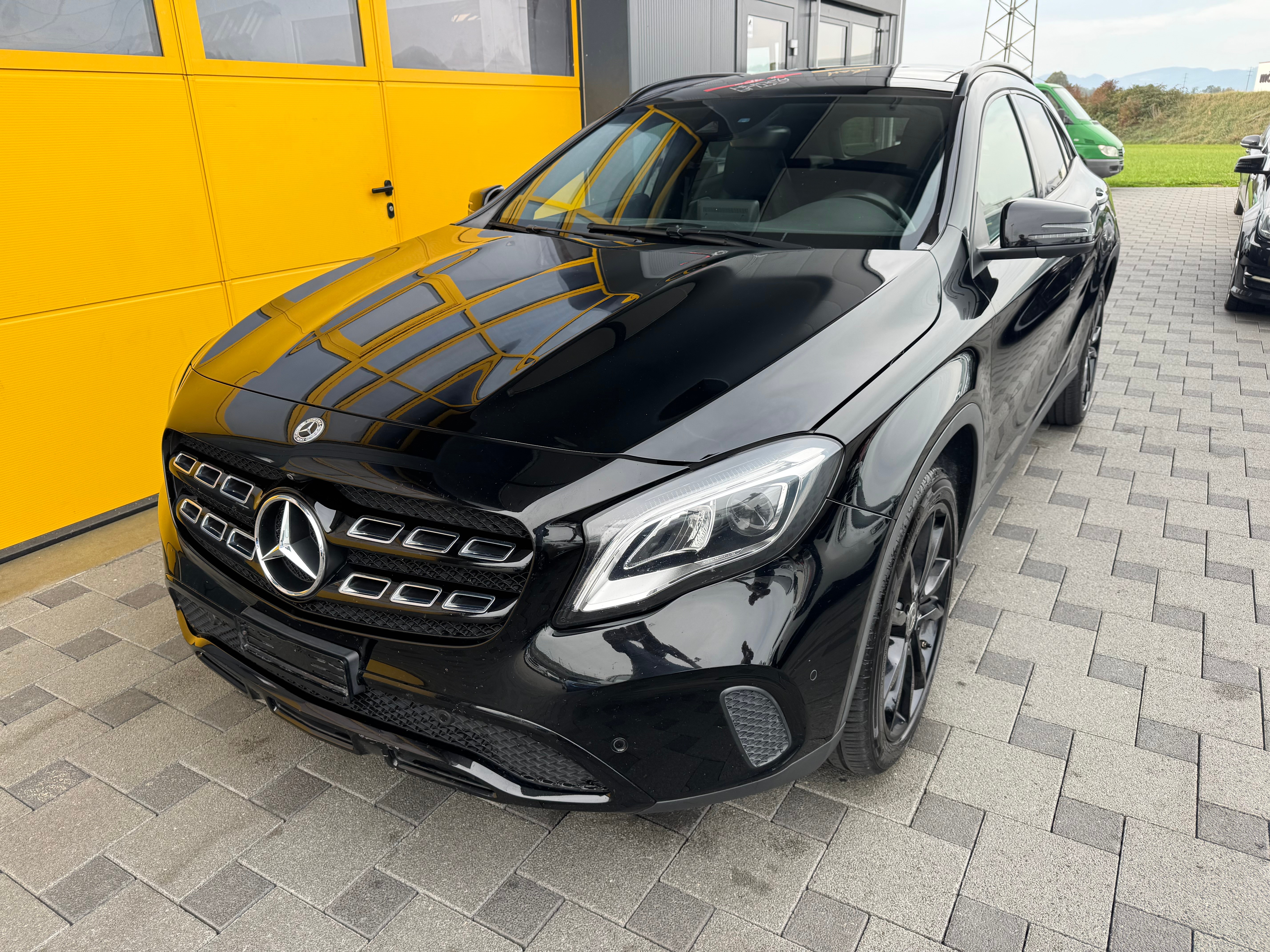 Car photo