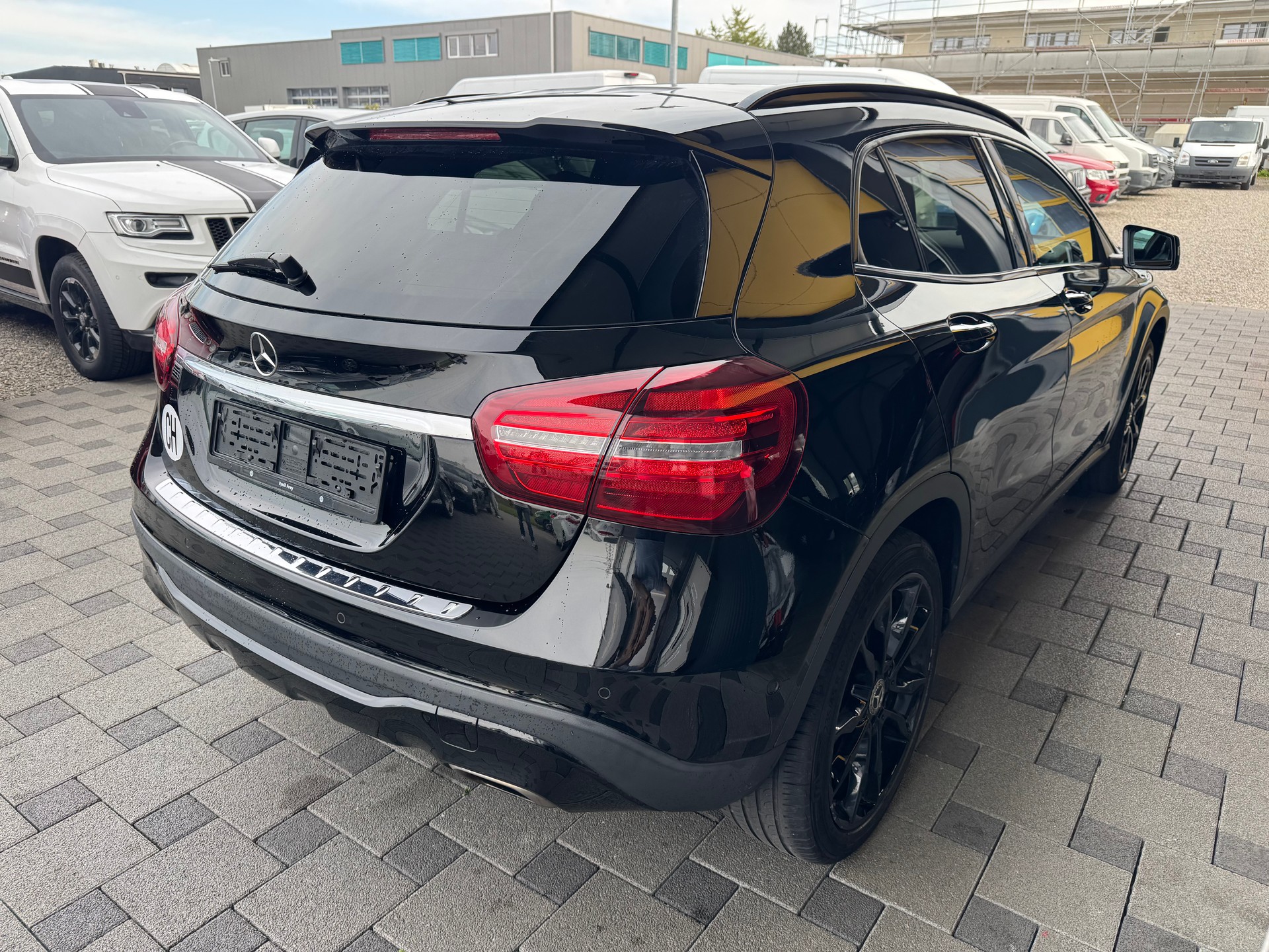 MERCEDES-BENZ GLA 200 Night Star-image-4