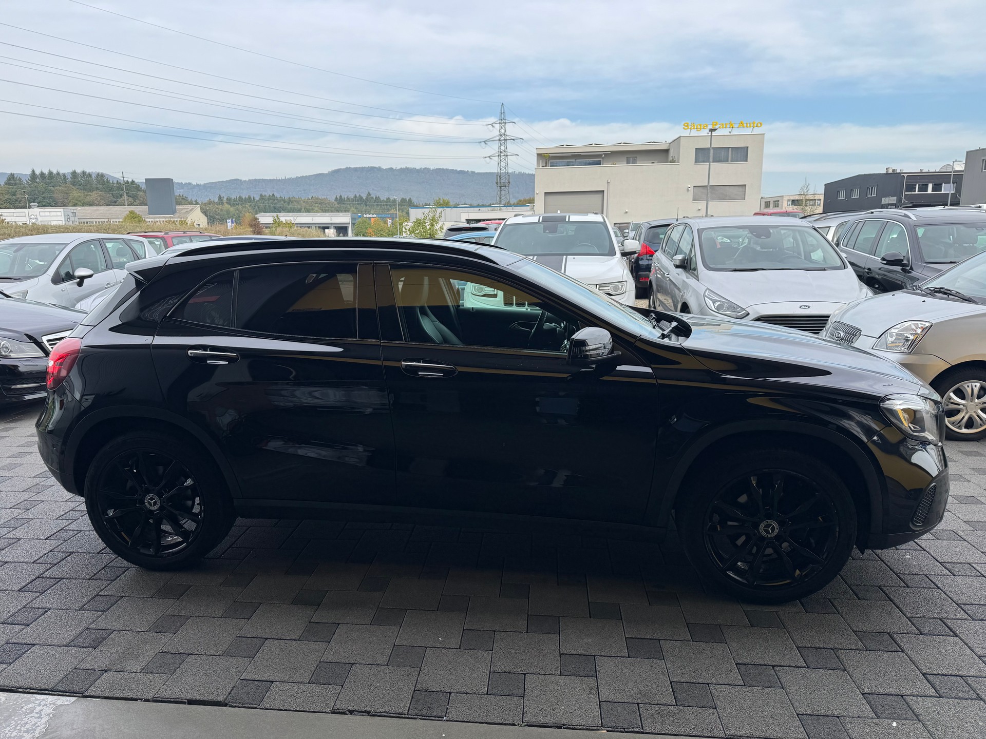MERCEDES-BENZ GLA 200 Night Star-image-3