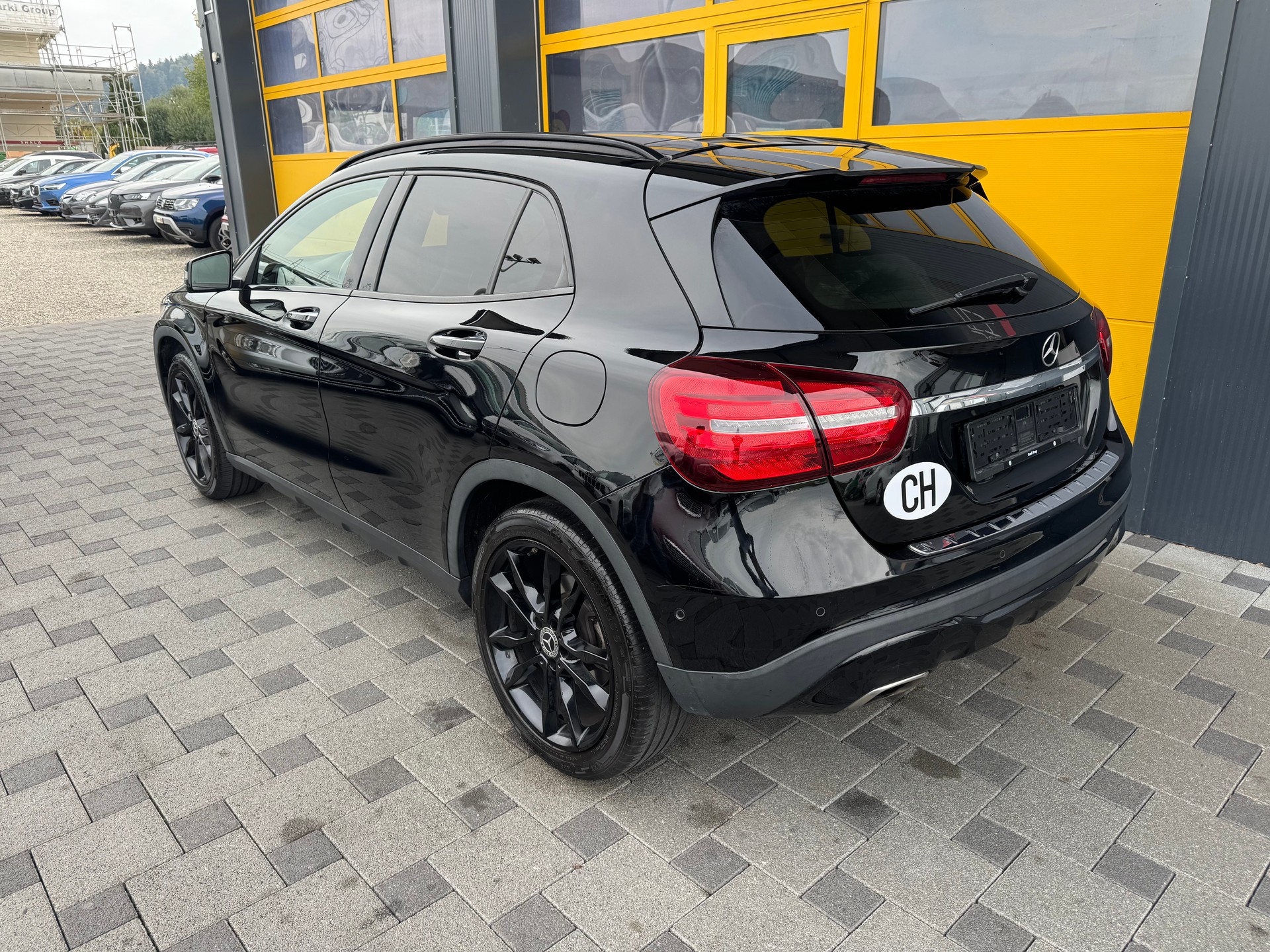 MERCEDES-BENZ GLA 200 Night Star-image-5