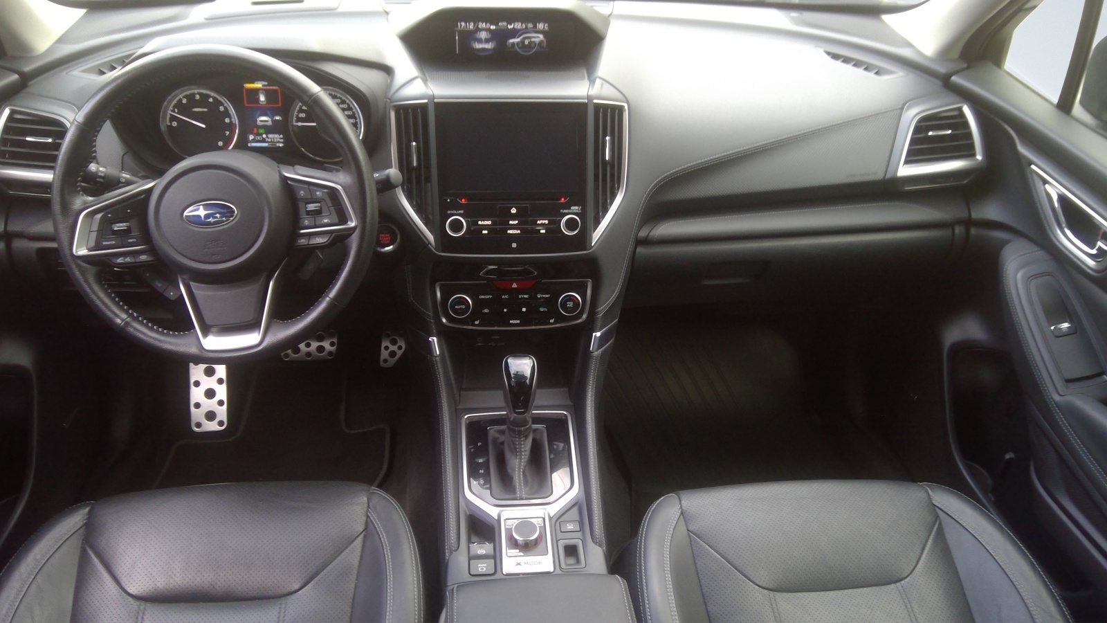 SUBARU Forester 2.0i e-Boxer Luxury Lineartronic-image-3