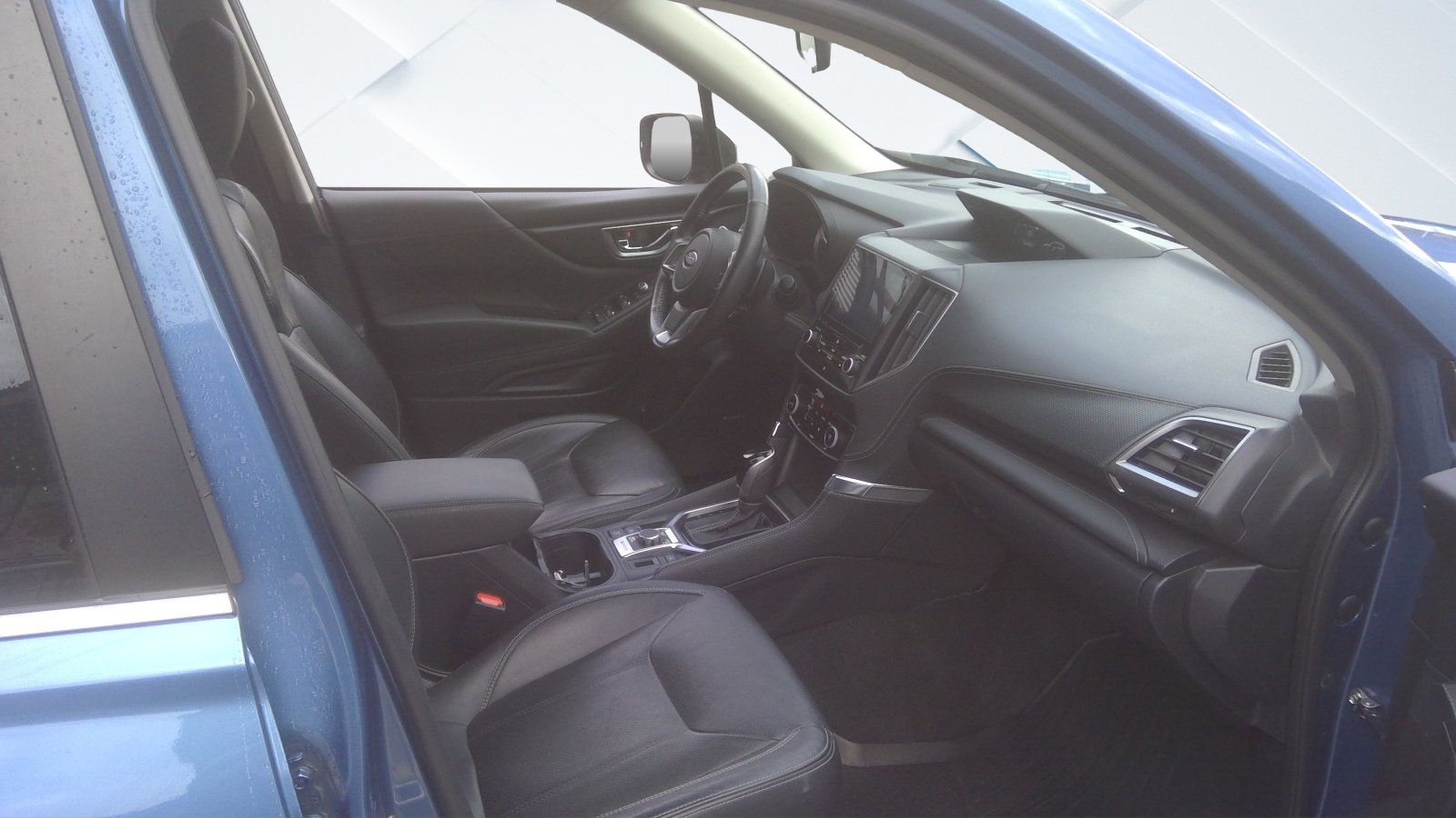 SUBARU Forester 2.0i e-Boxer Luxury Lineartronic-image-4