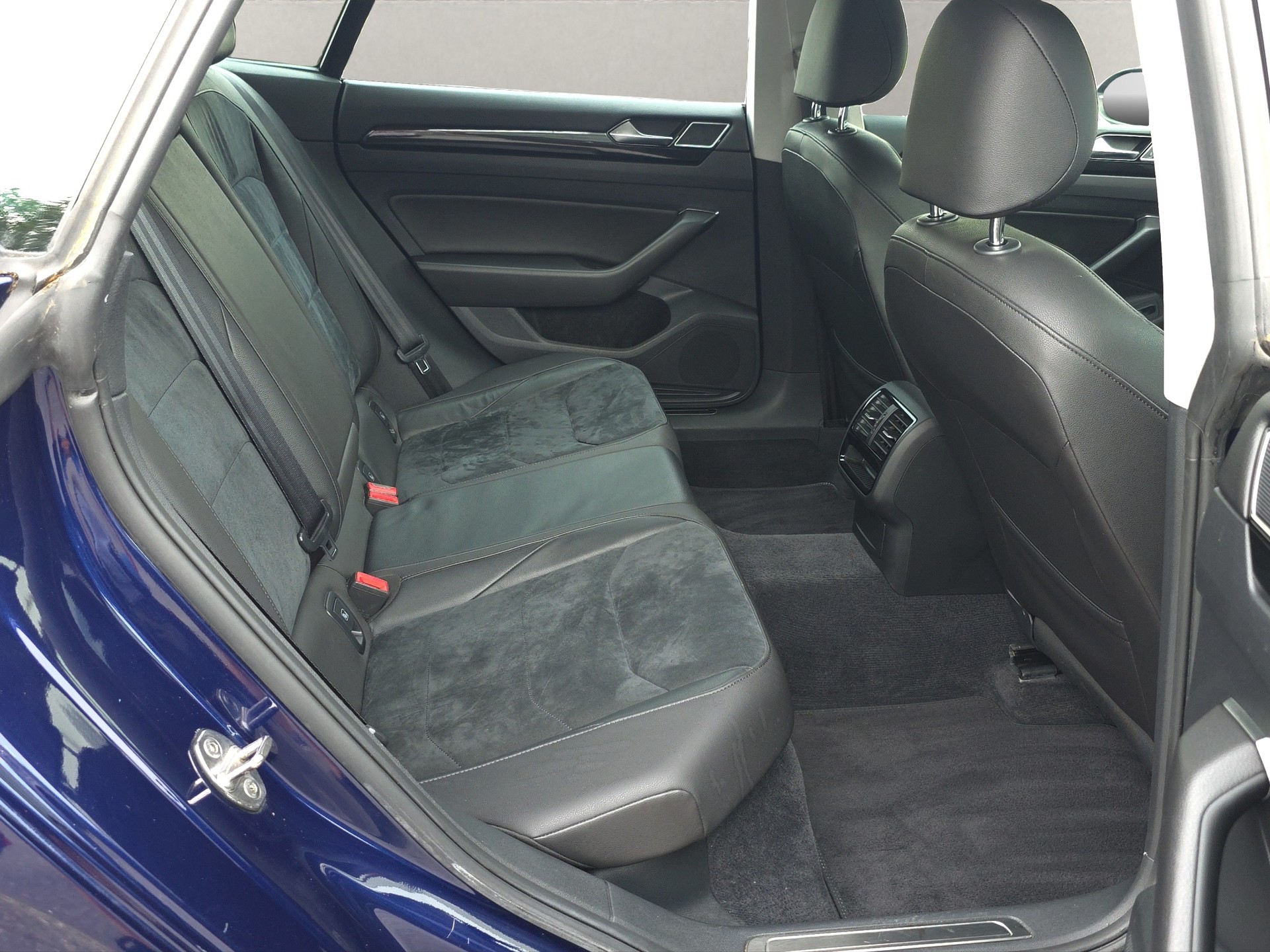 VW Arteon 2.0 TDI BMT Elegance DSG-image-14