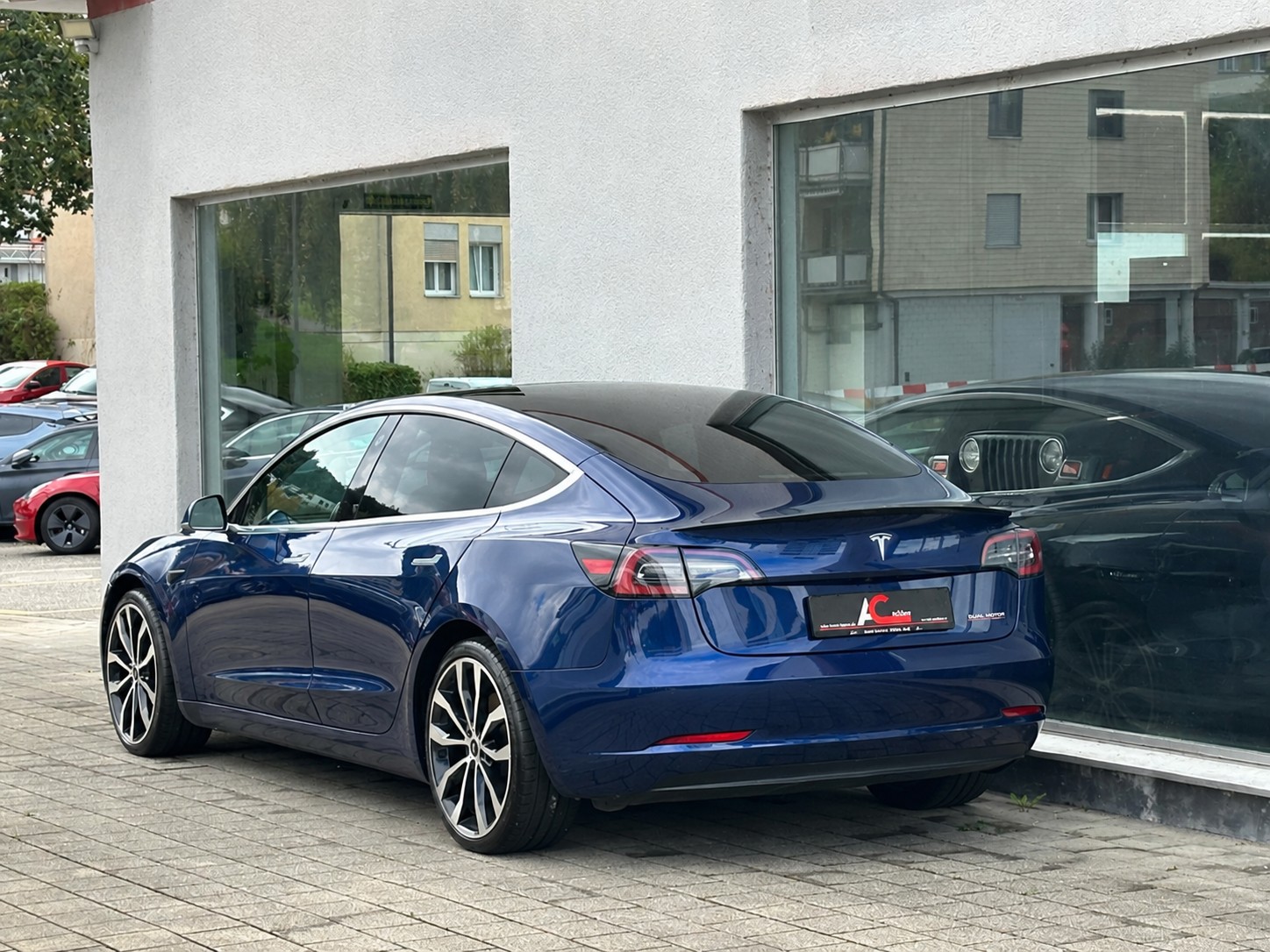 TESLA TESLA Model 3 Performance Dual Motor AWD-image-1