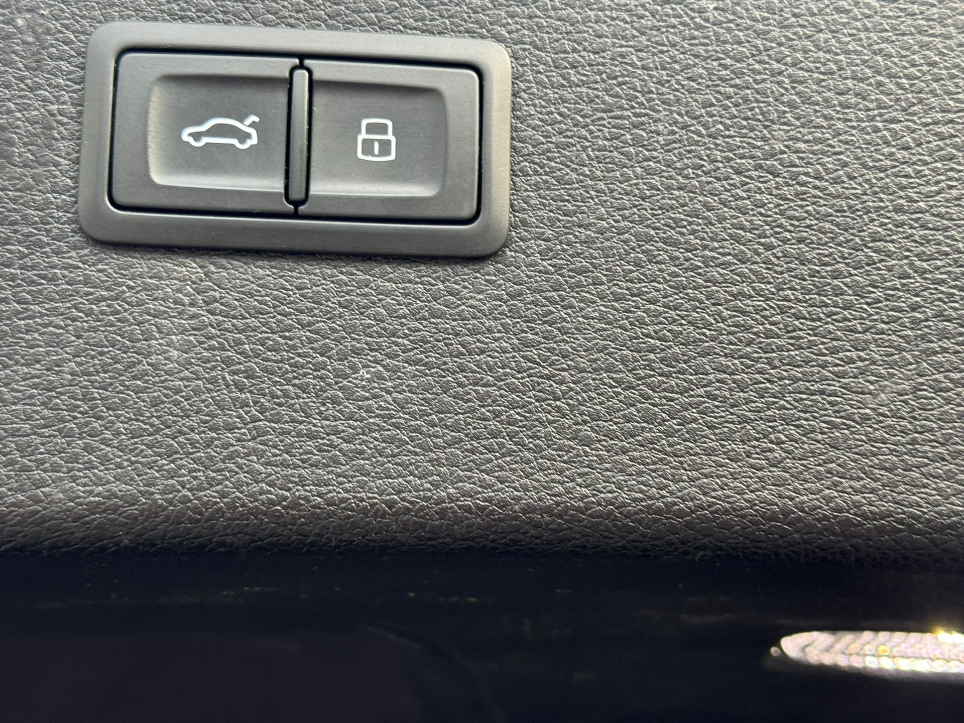 AUDI Q5 40 TDI quattro S-tronic-image-10