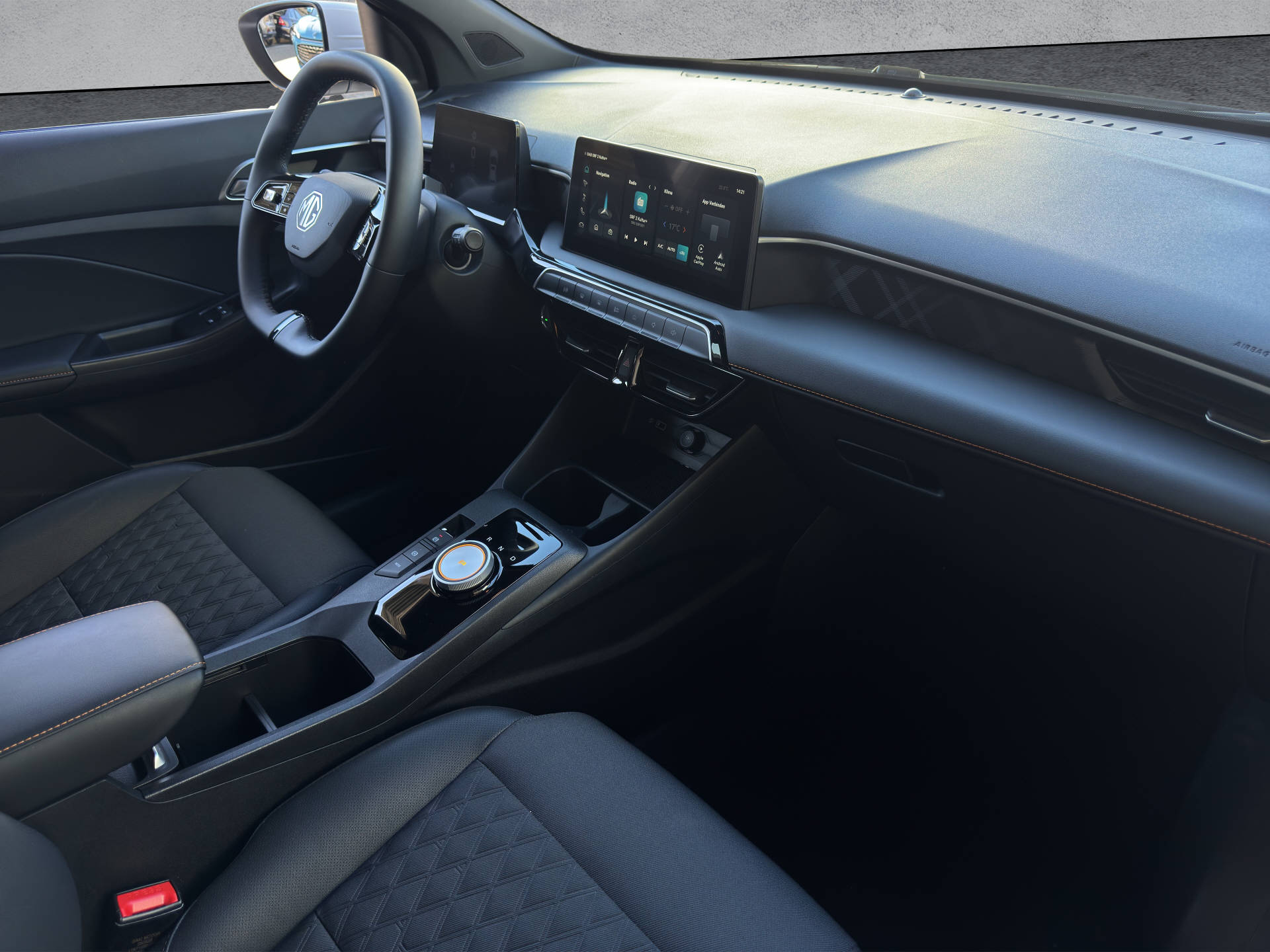 MG 3 1.5 Hybrid Luxury-image-9
