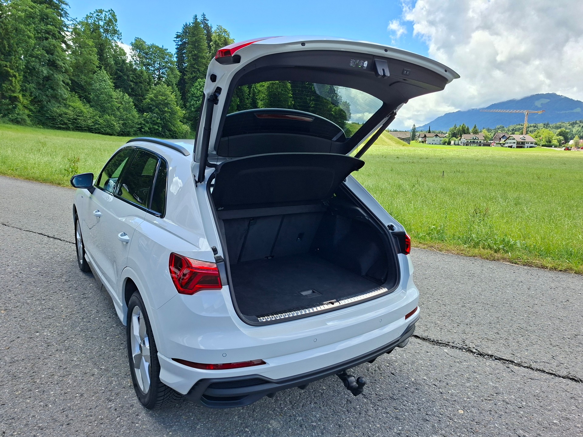 AUDI Q3 40 TDI S line quattro S-tronic *inkl. Anhängerkupplung+Garantie+Servicepaket*-image-6
