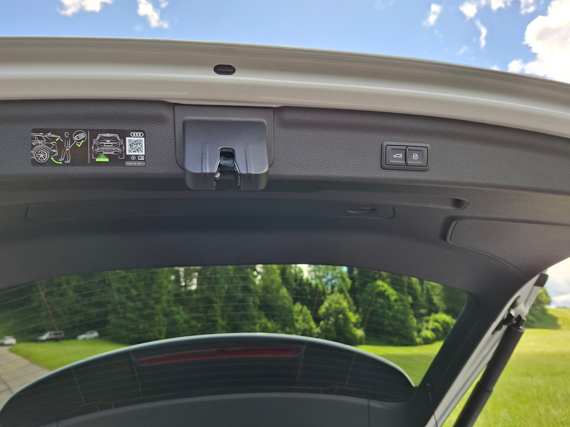 AUDI Q3 40 TDI S line quattro S-tronic *inkl. Anhängerkupplung+Garantie+Servicepaket*-image-7