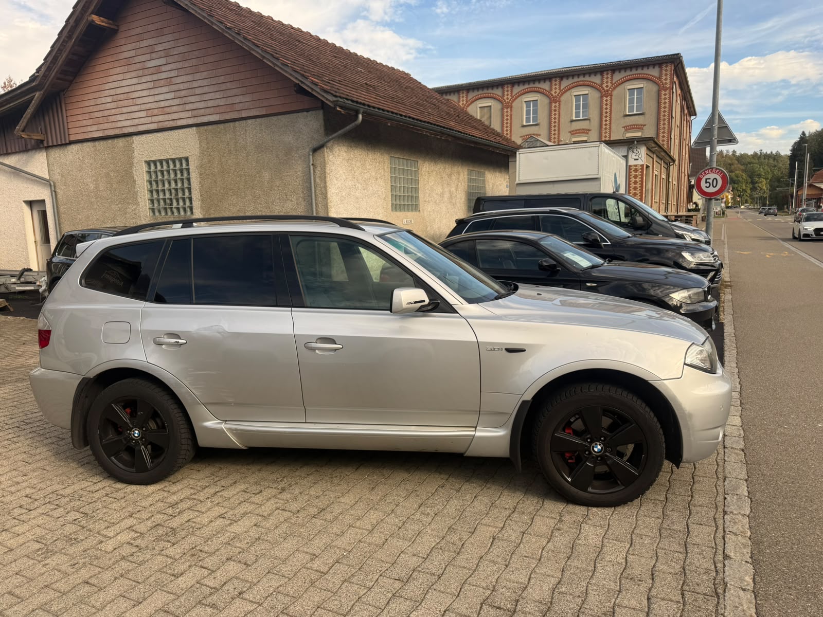BMW X3 3.0i-image-4