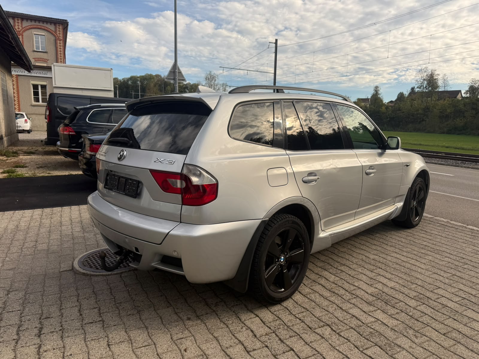 BMW X3 3.0i-image-5