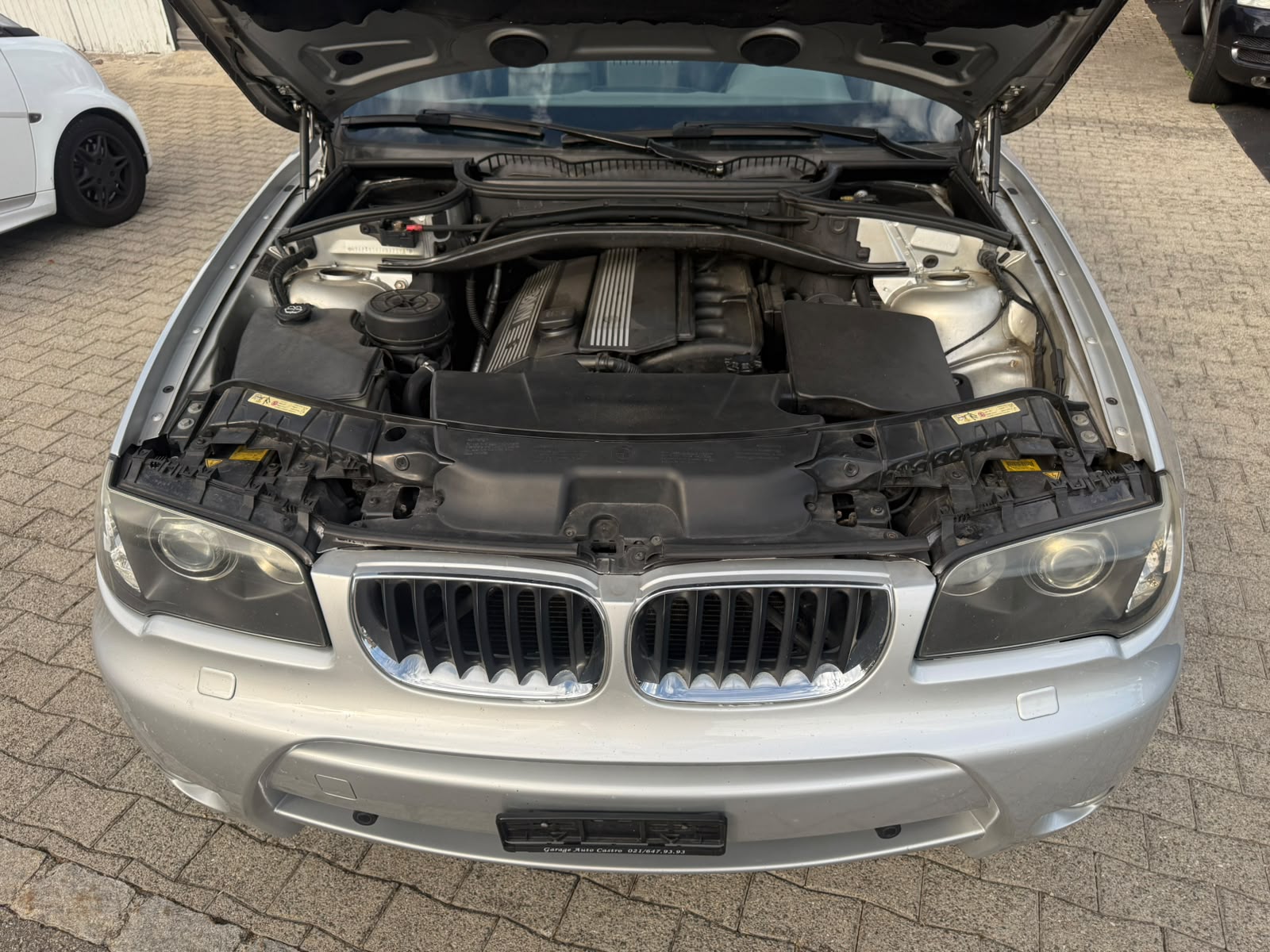 BMW X3 3.0i-image-2