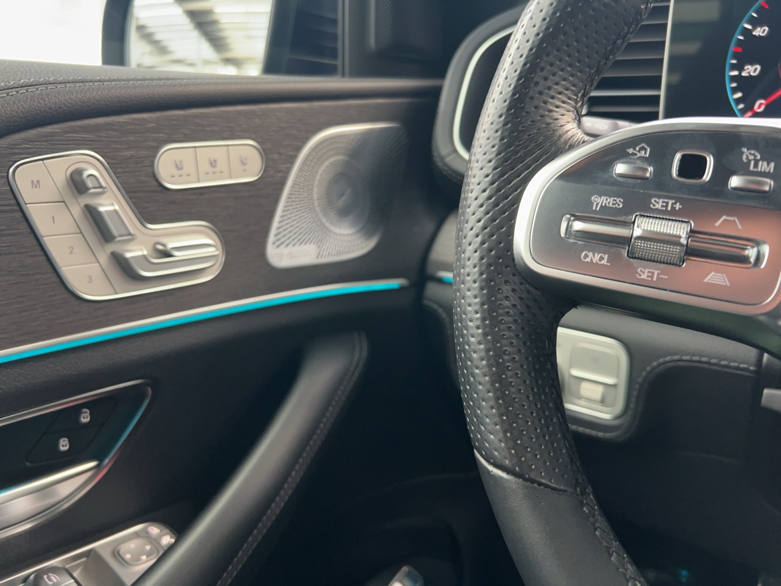 MERCEDES-BENZ GLE 450 4Matic AMG Line 9G-Tronic-image-12