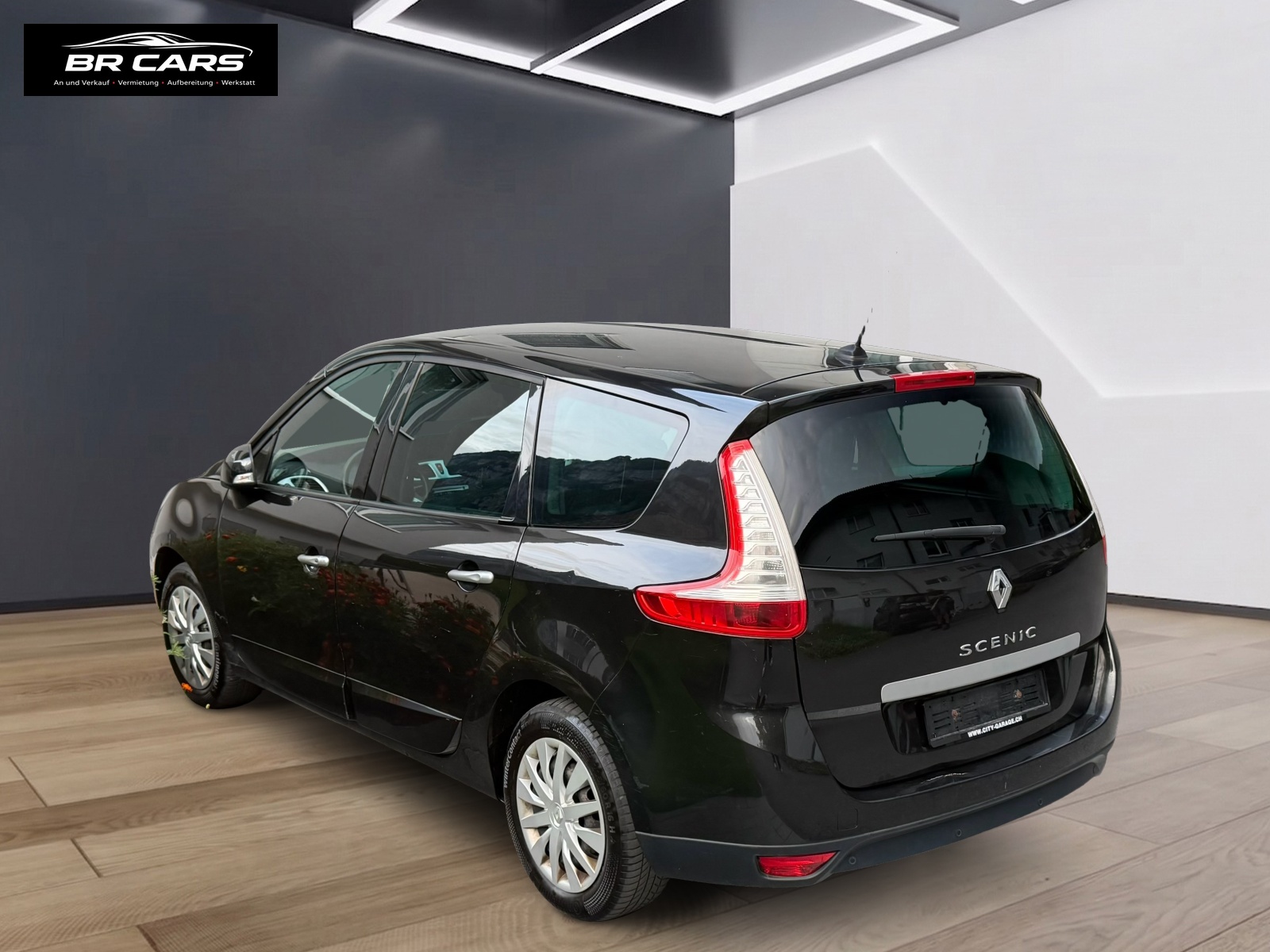 RENAULT Grand Scénic 2.0 16V Dynamique X-Tronic CVT-image-13