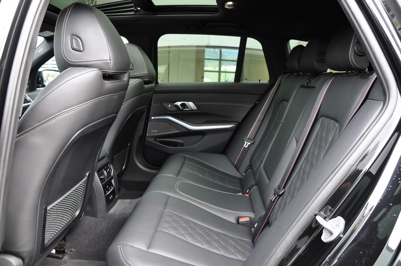 BMW M340i xDrive 48V Touring Steptronic M Sport Pro-image-13