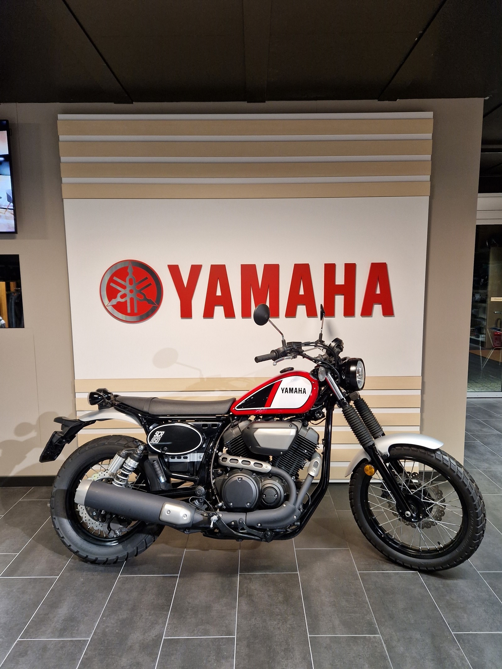 YAMAHA SCR 950 ABS