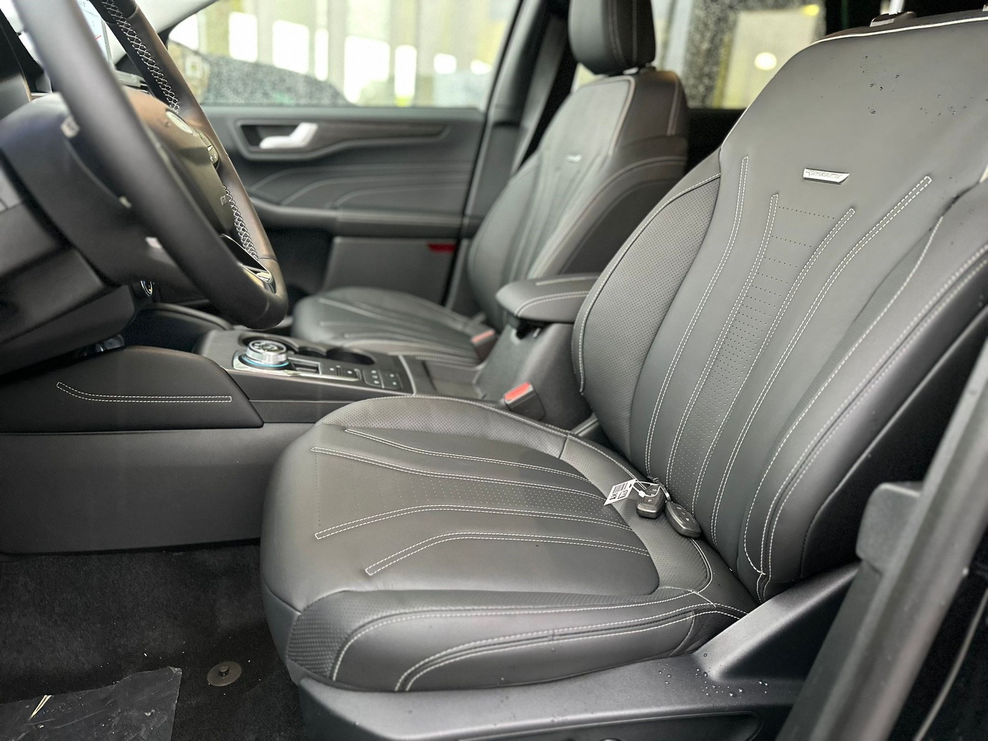 FORD Kuga 2.5 PHEV Vignale 2WD-image-8