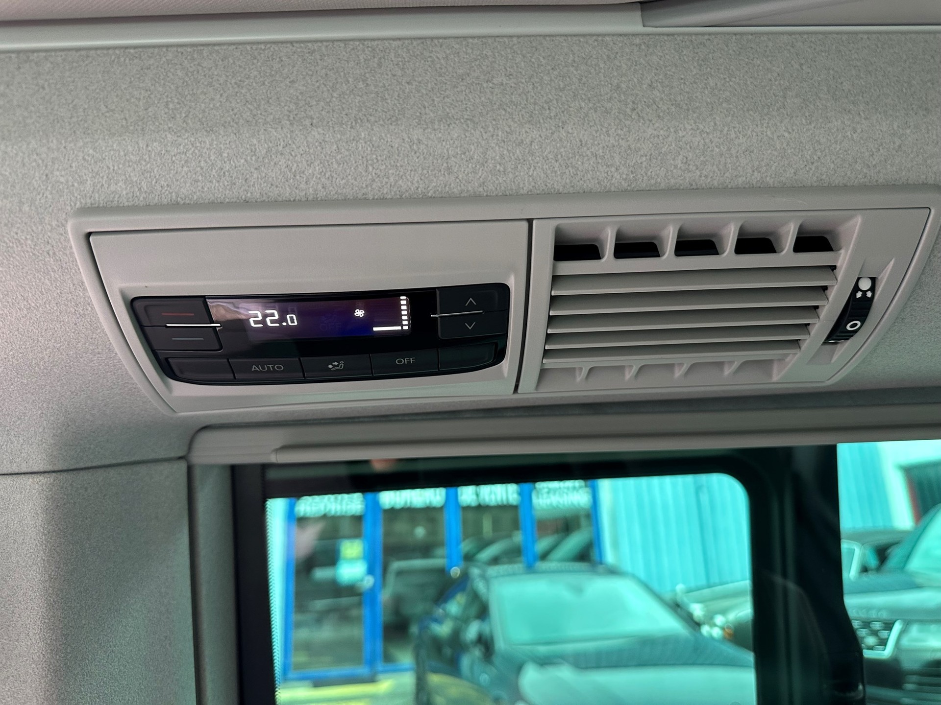 VW T6.1 California 2.0 Bi-TDI Ocean Liberty 4Motion-image-19
