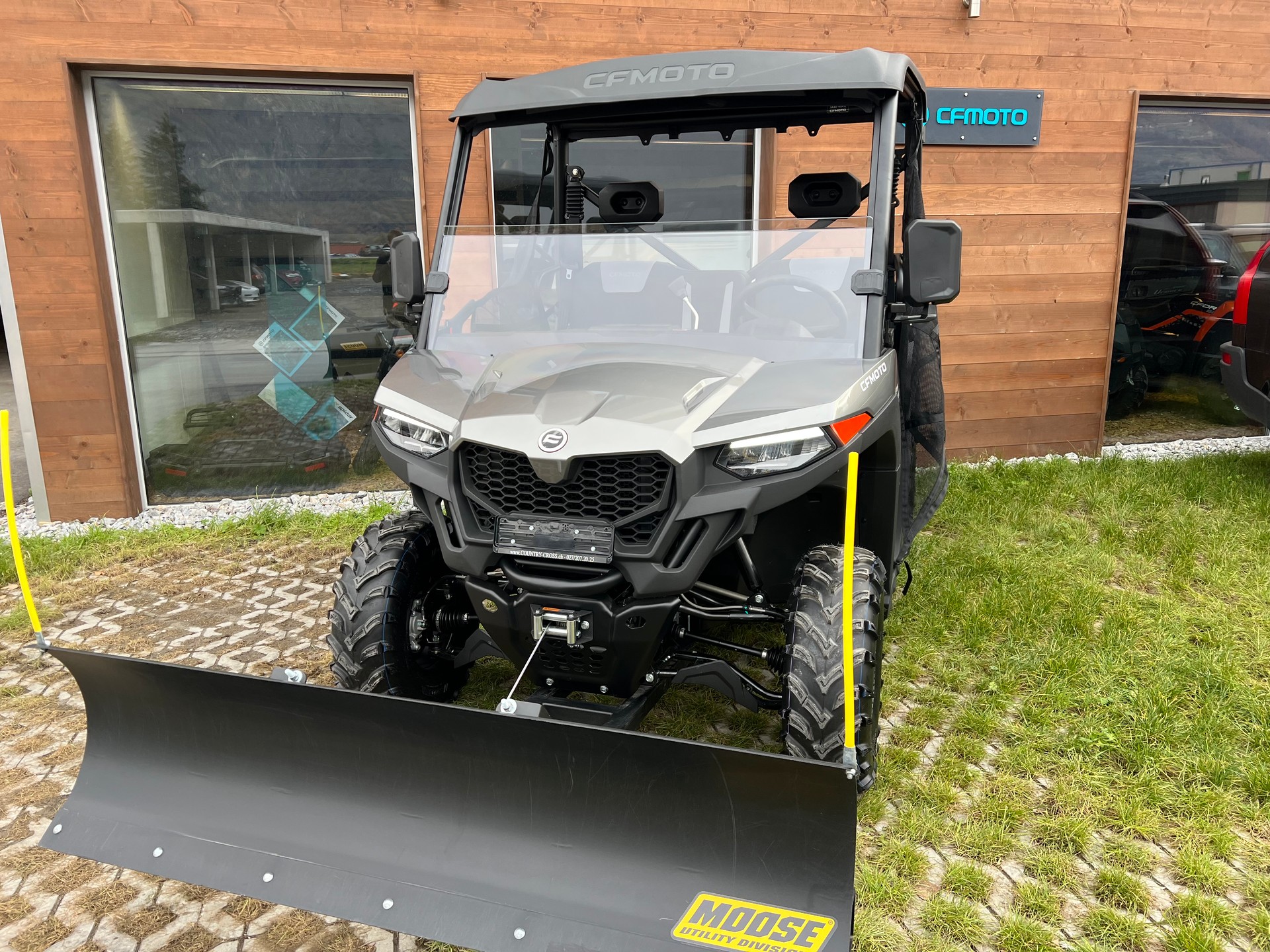 CF MOTO UForce 600 EFI 4x4-image-1