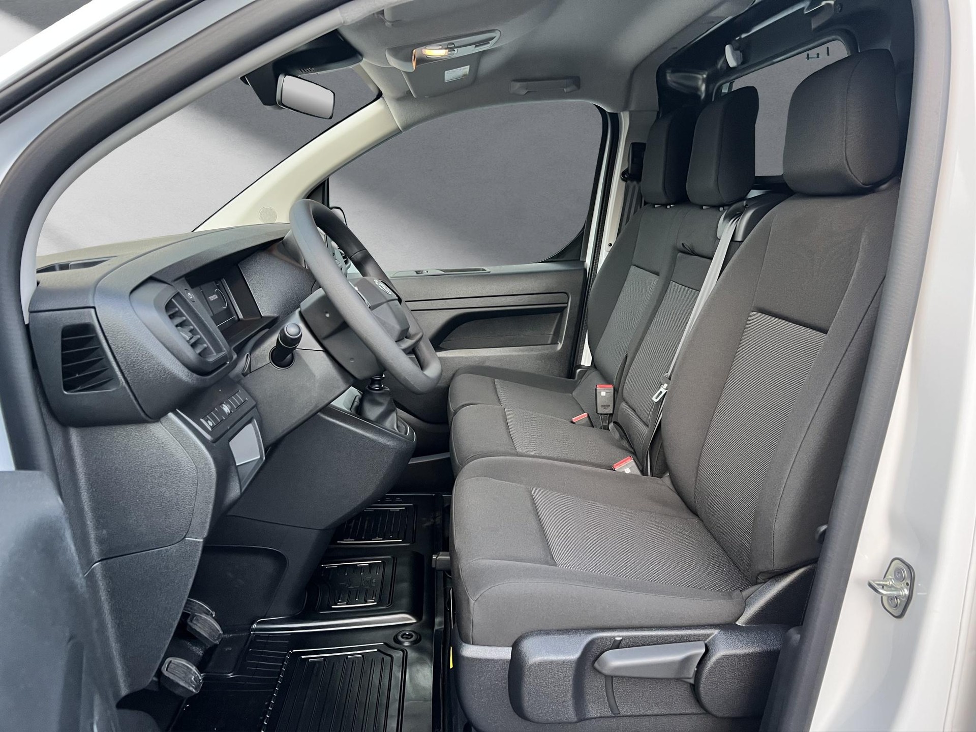 TOYOTA PROACE Van L1 1.5 D Active-image-6