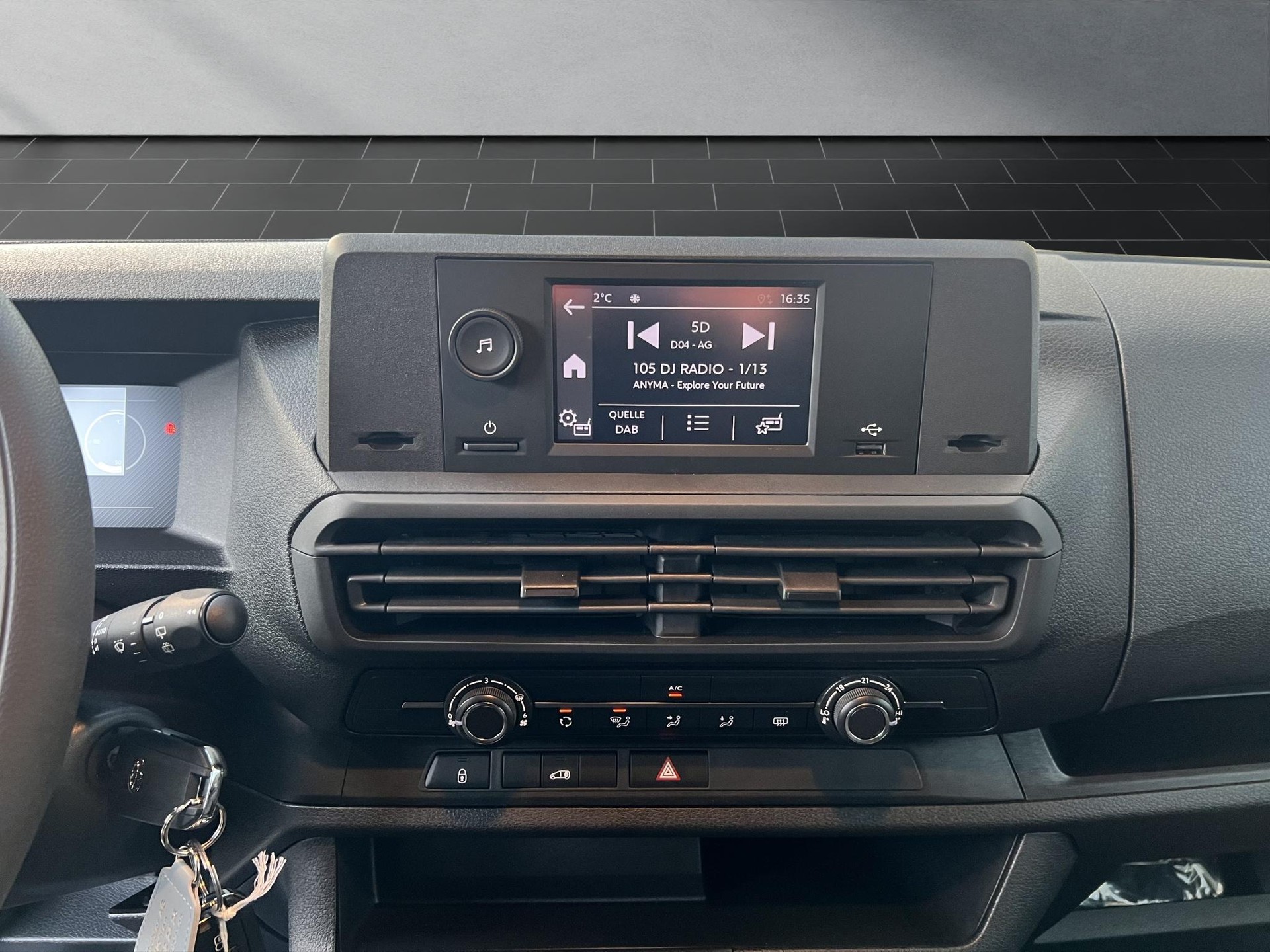 TOYOTA PROACE Van L1 1.5 D Active-image-8