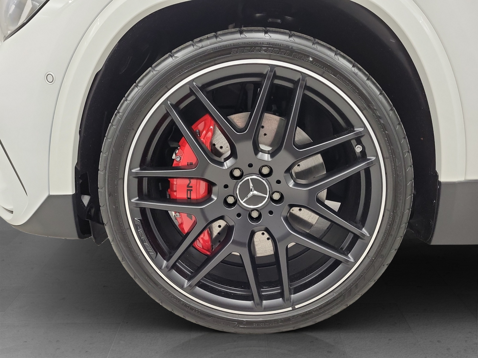 MERCEDES-BENZ AMG GLA 45 S 4Matic+-image-5