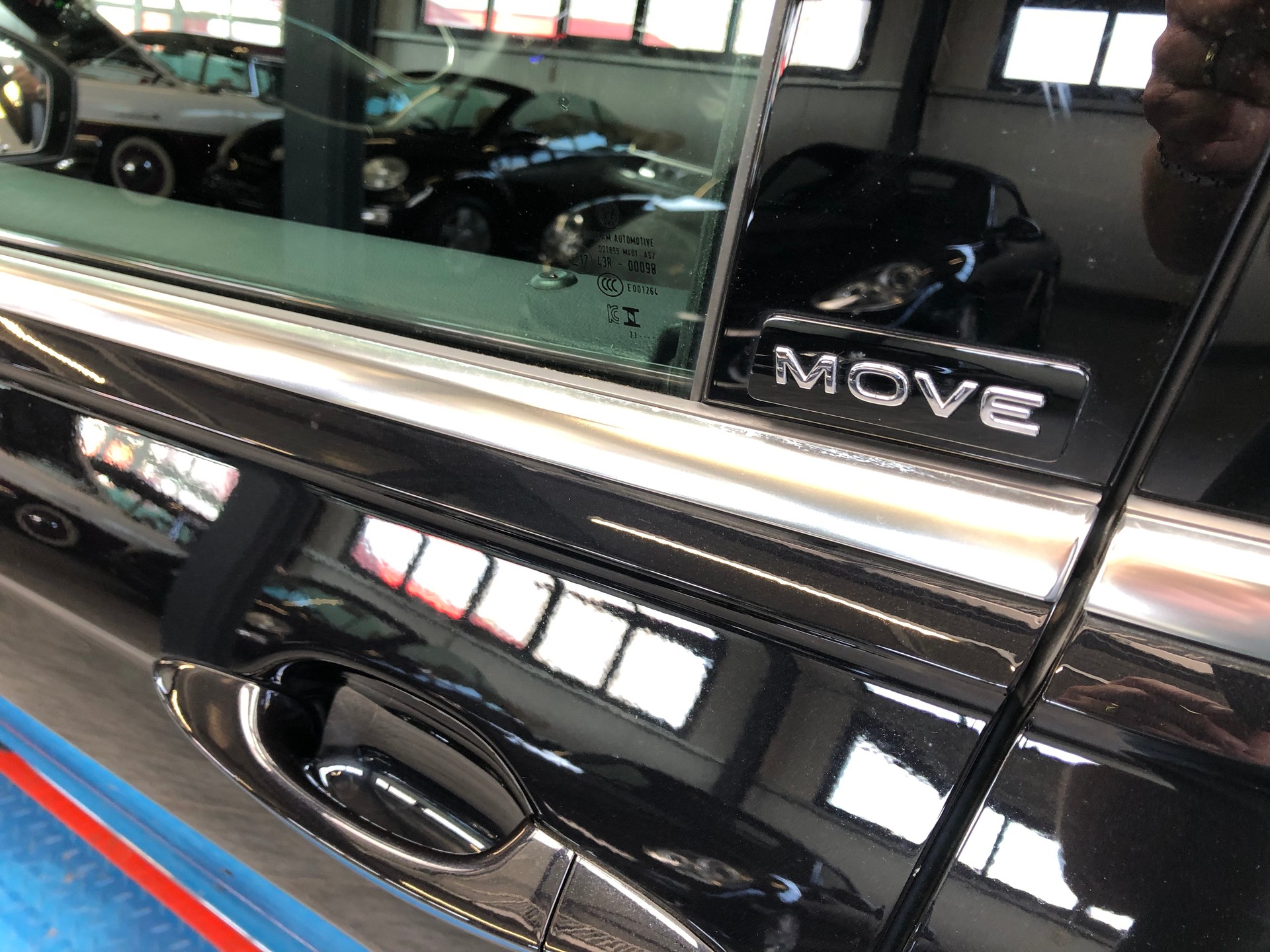 VW Tiguan 2.0 TDI SCR MOVE 4Motion DSG-image-6