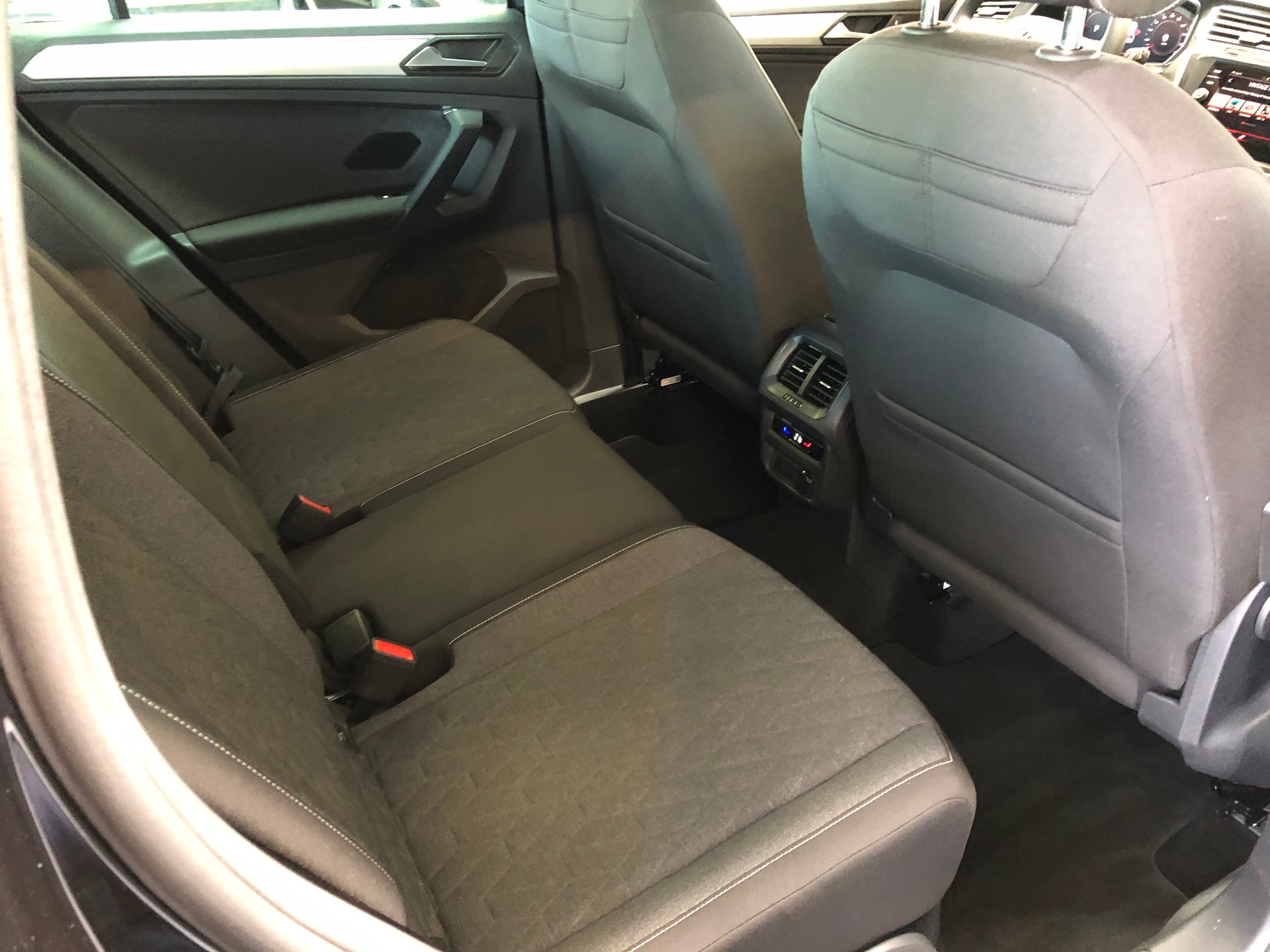VW Tiguan 2.0 TDI SCR MOVE 4Motion DSG-image-16