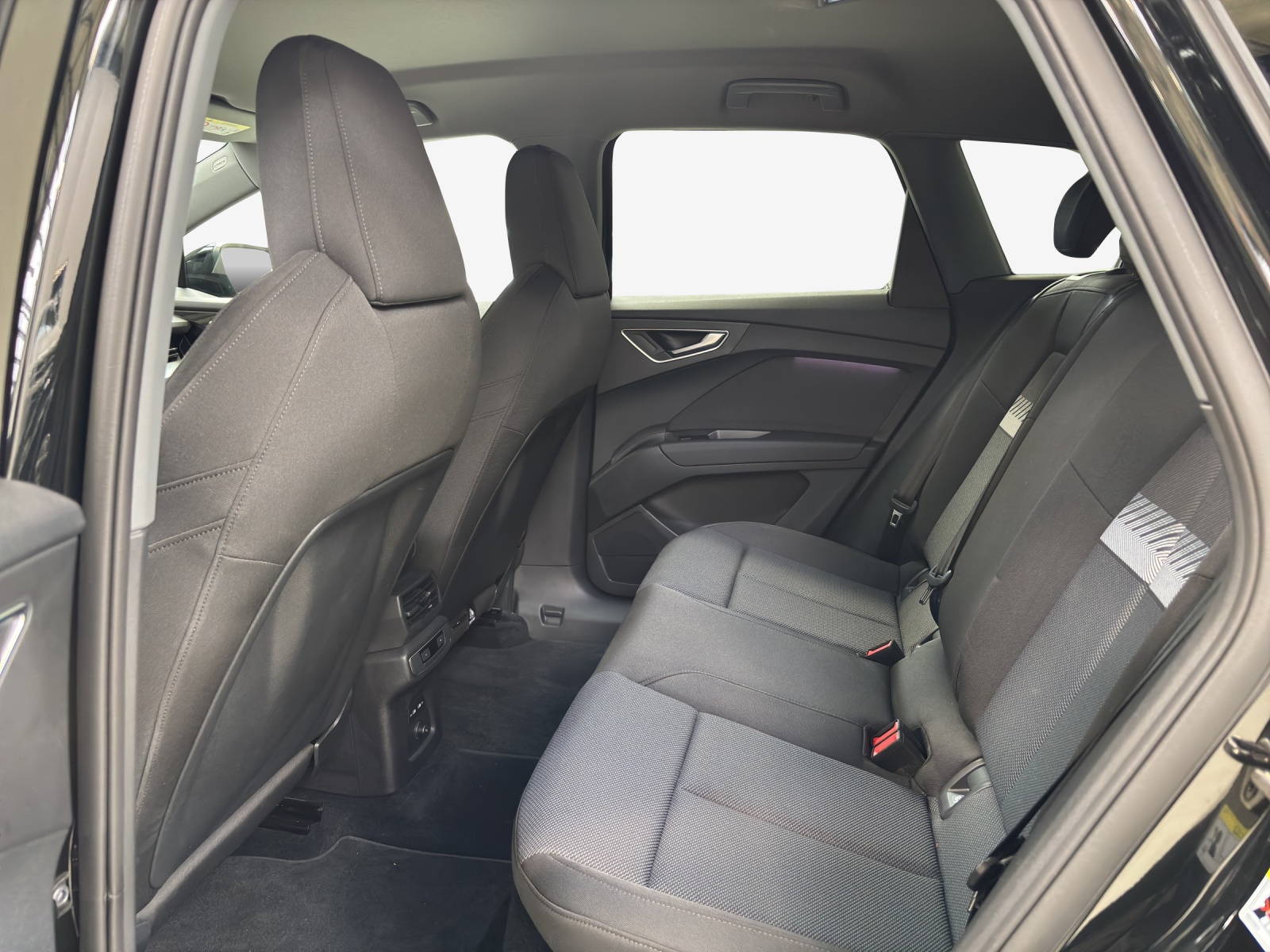 AUDI Q4 e-tron 35-image-12