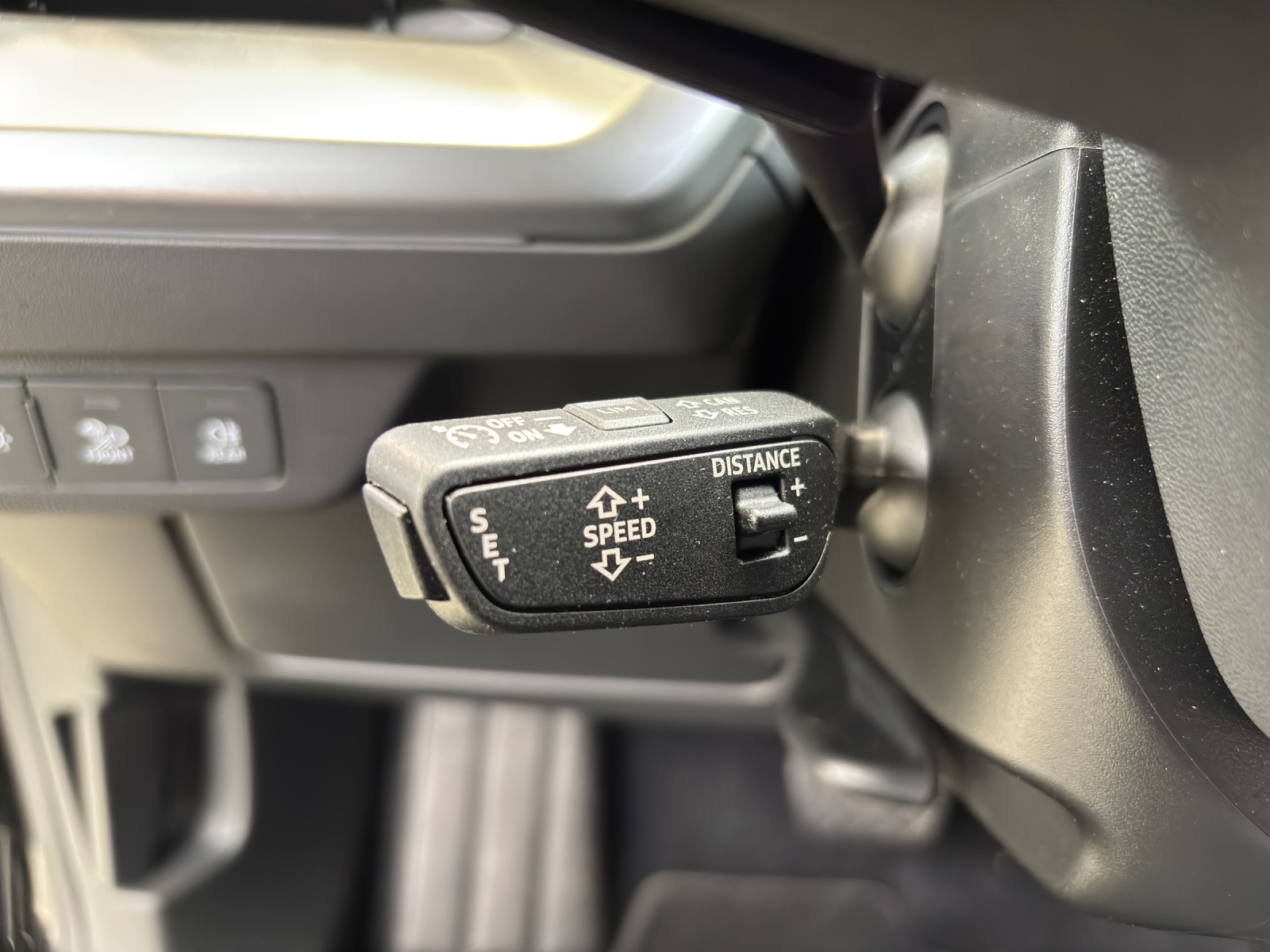 AUDI Q4 e-tron 35-image-16