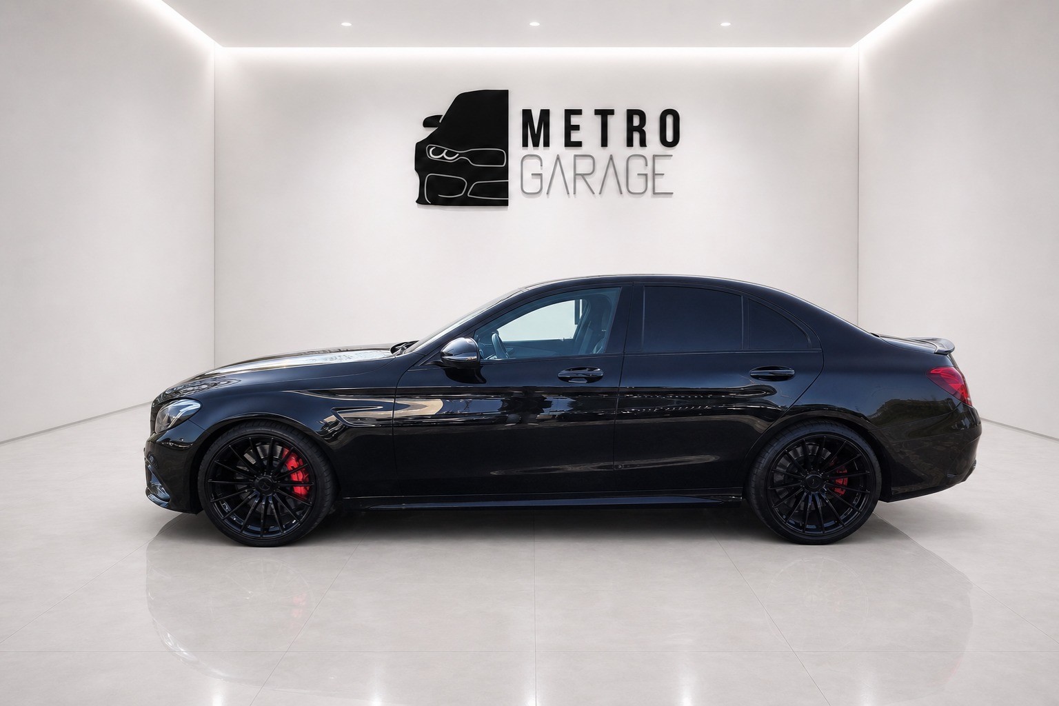 MERCEDES-BENZ C 63 S AMG Speedshift-showroom-element-1