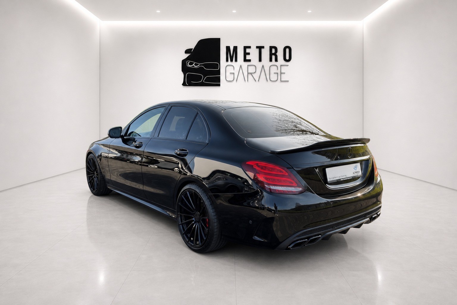 MERCEDES-BENZ C 63 S AMG Speedshift-showroom-element-2