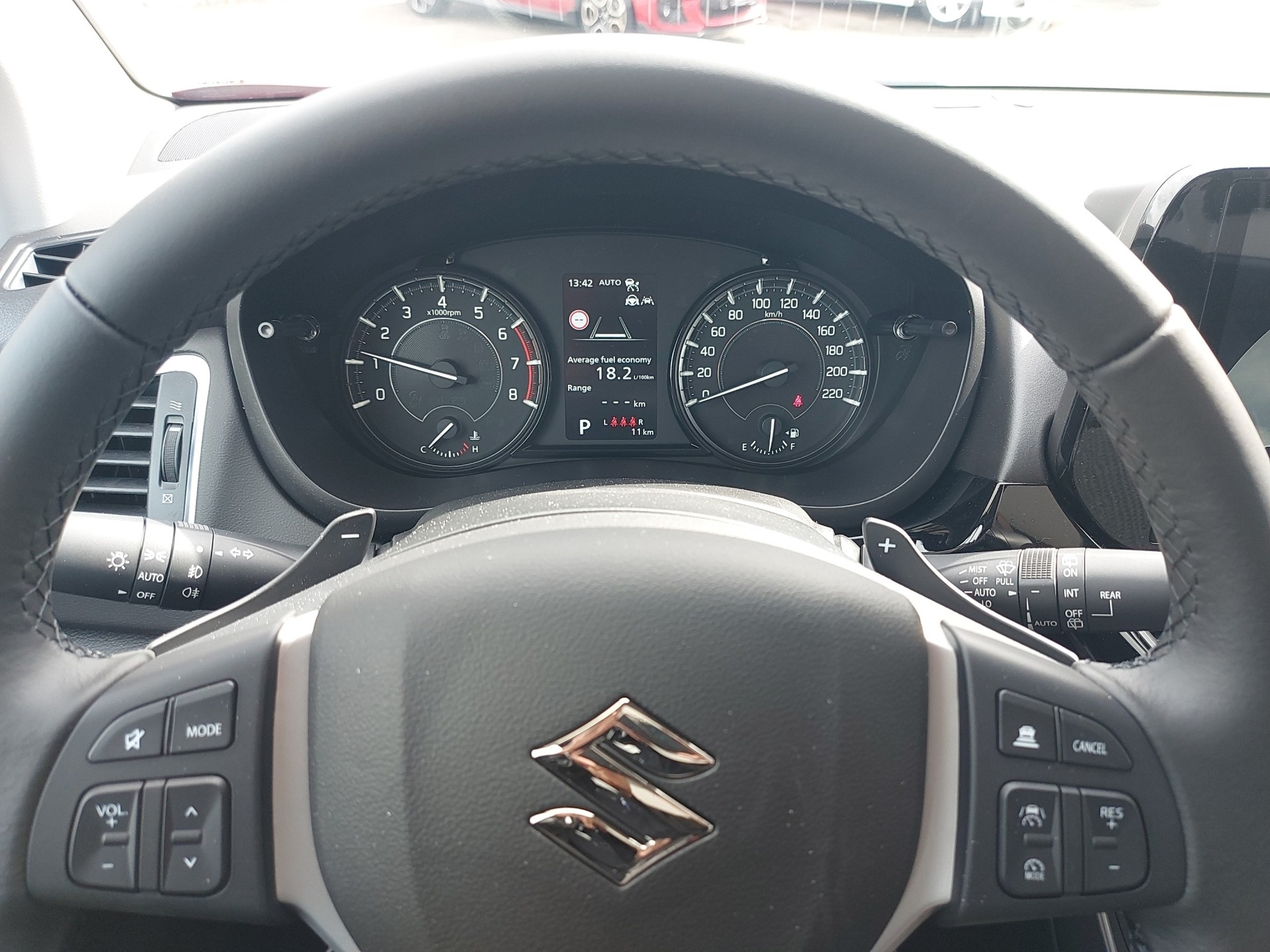 SUZUKI S-Cross 1.4 T Compact Top Hybrid 4x4-image-5