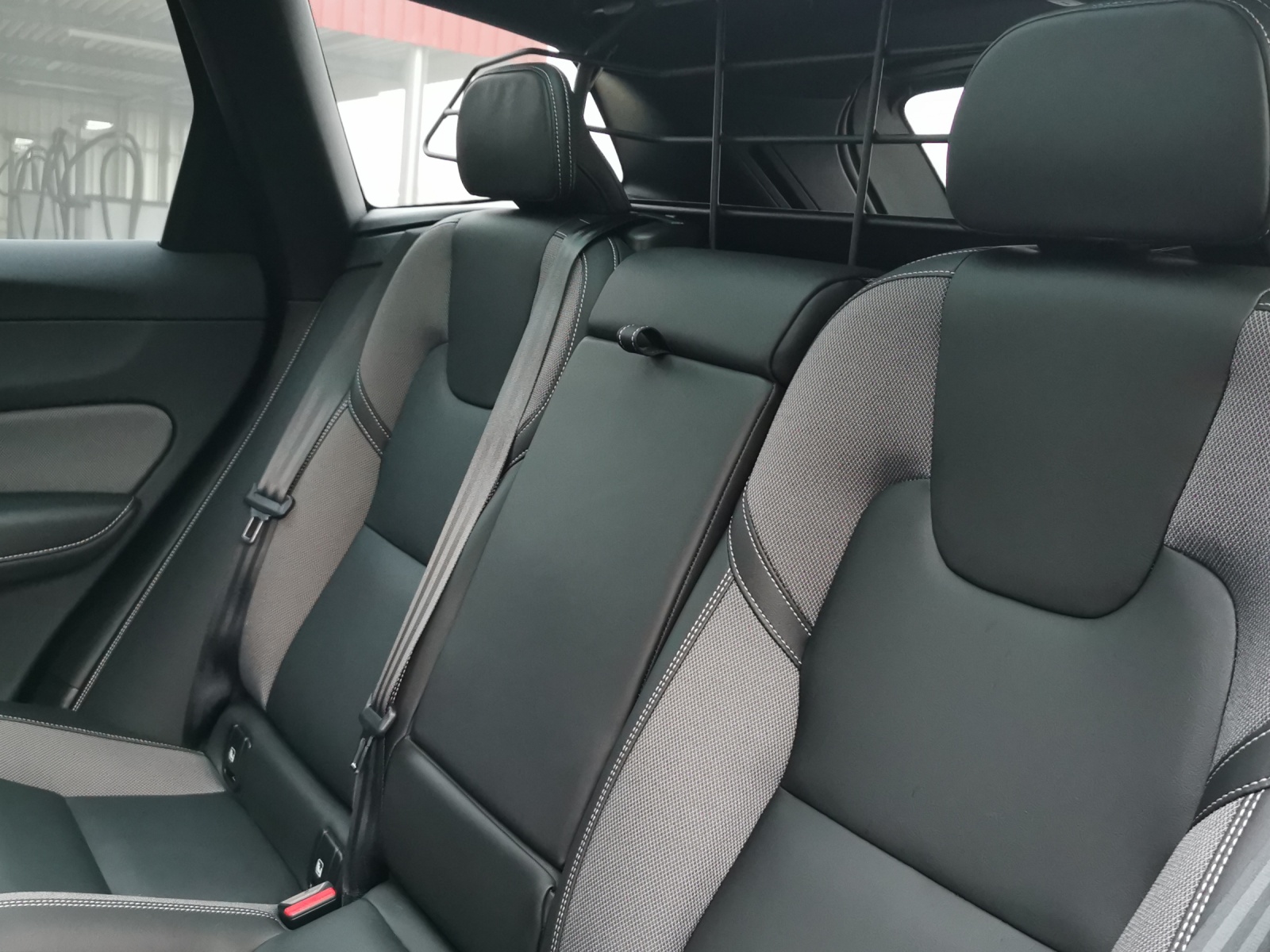 VOLVO XC60 2.0 T8 TE XCENTRIC eAWD-image-16