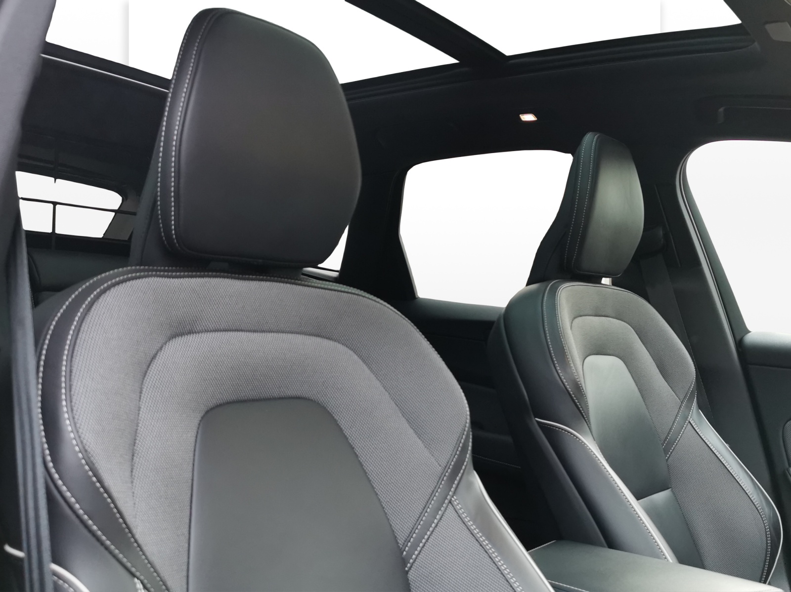 VOLVO XC60 2.0 T8 TE XCENTRIC eAWD-image-13