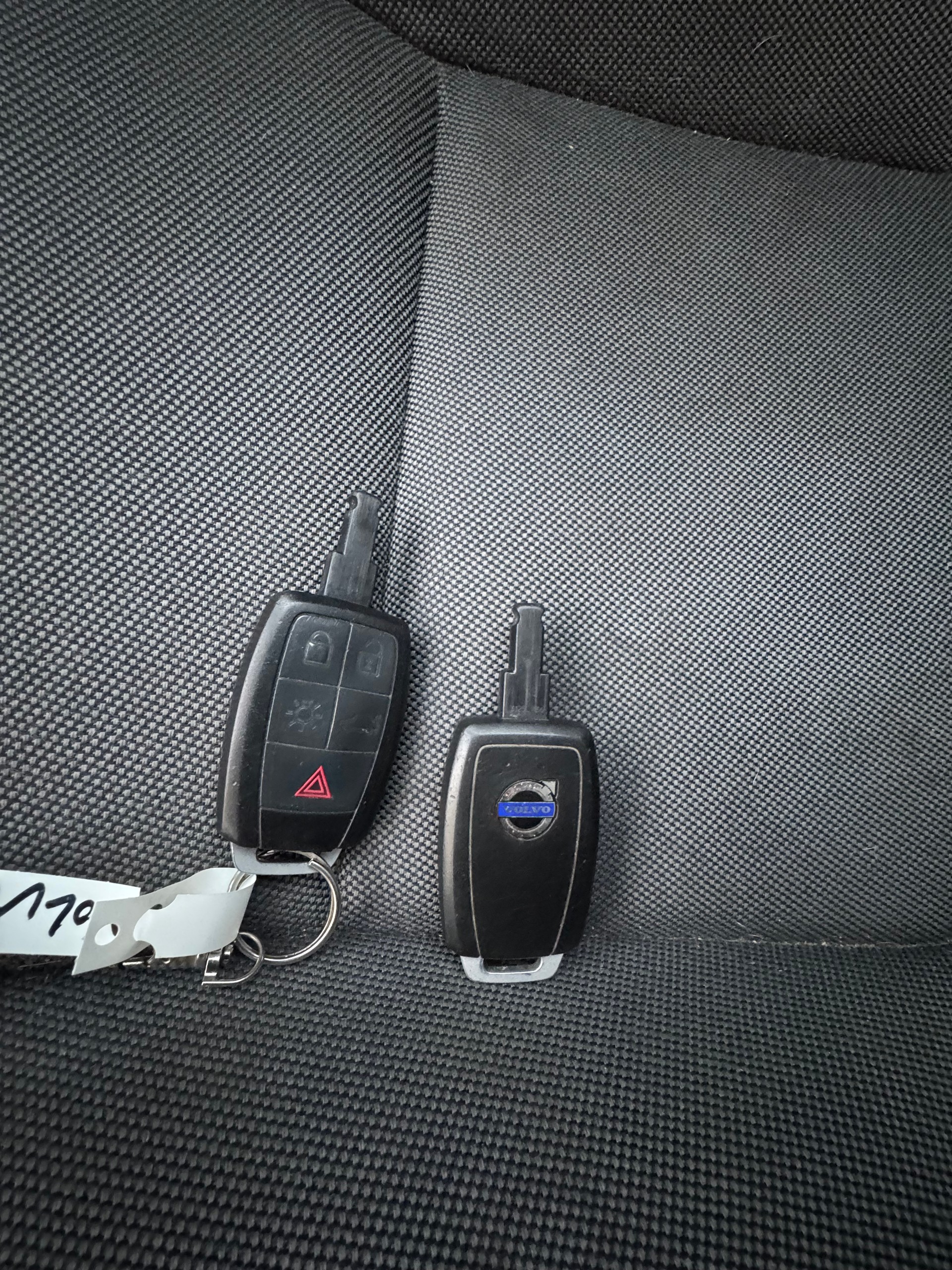 VOLVO C30 1.6D-image-11