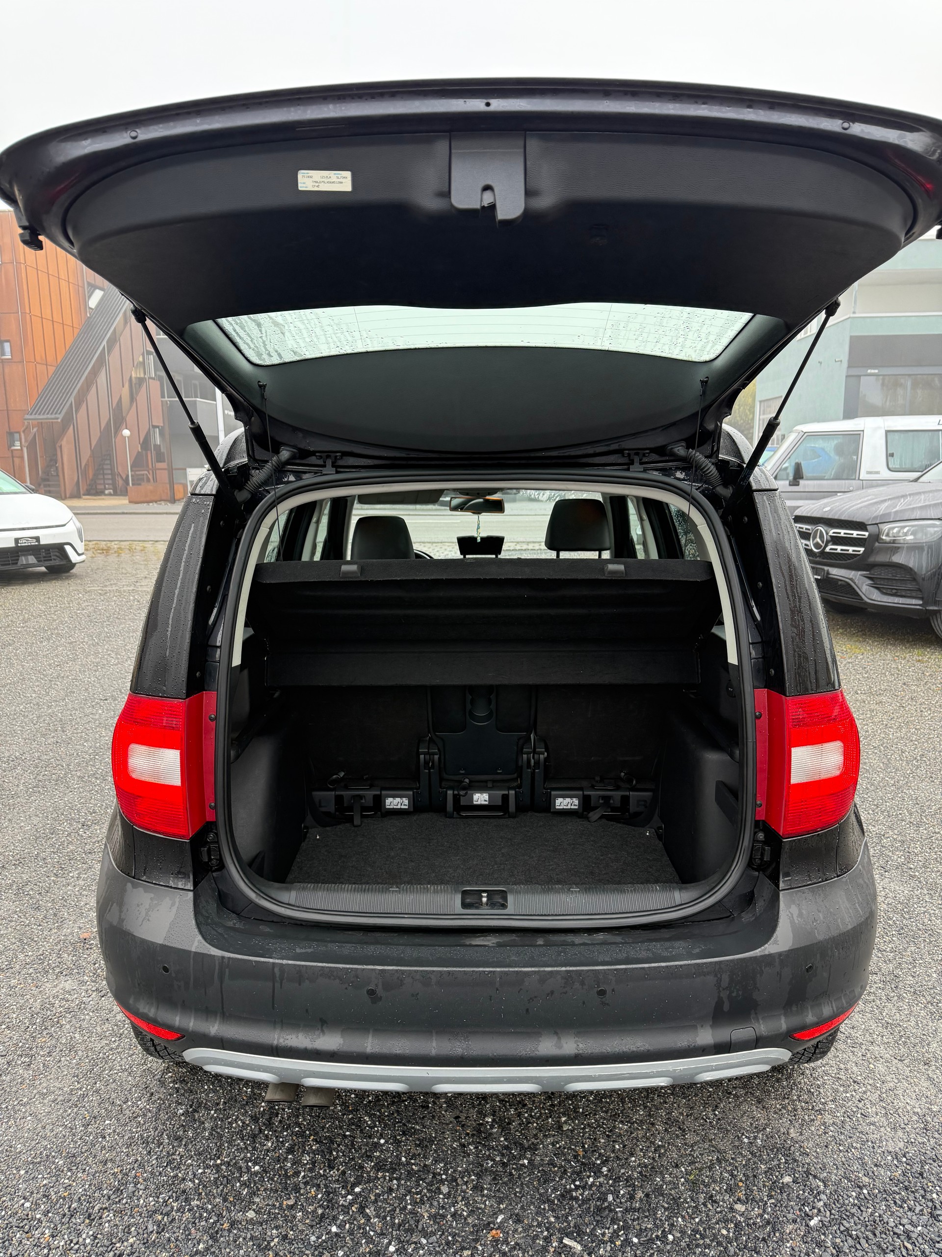 SKODA Yeti 2.0 TDI L&K 4x4 DSG-image-11