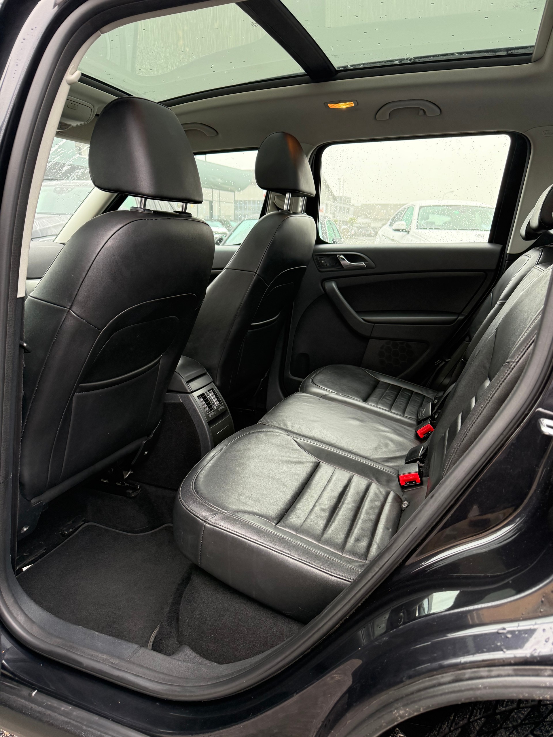 SKODA Yeti 2.0 TDI L&K 4x4 DSG-image-7